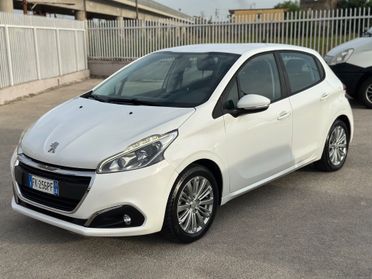Peugeot 208 2017 1.2 benzina 82 CV Active PARI AL NUOVO