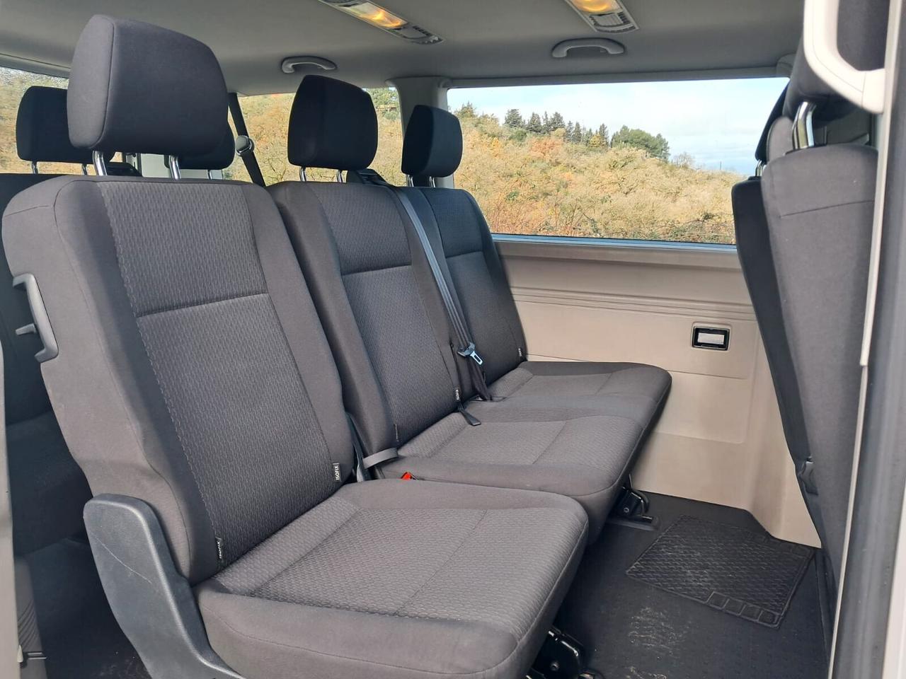 Volkswagen Caravelle 2.0 TDI DSG 9 posti (Iva Esposta)