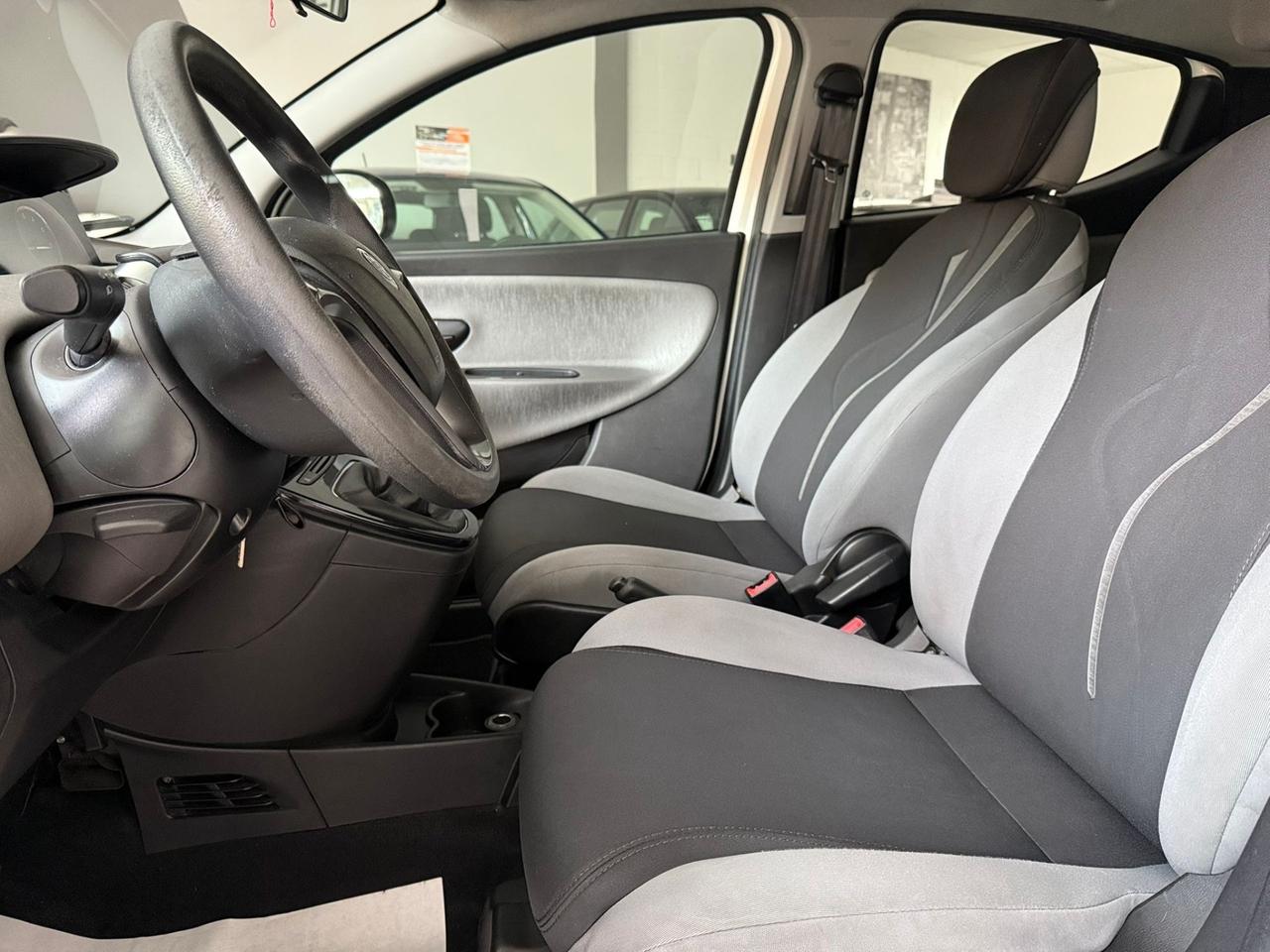 Lancia Ypsilon 0.9 85 CV 5 porte Metano Ecochic Gold