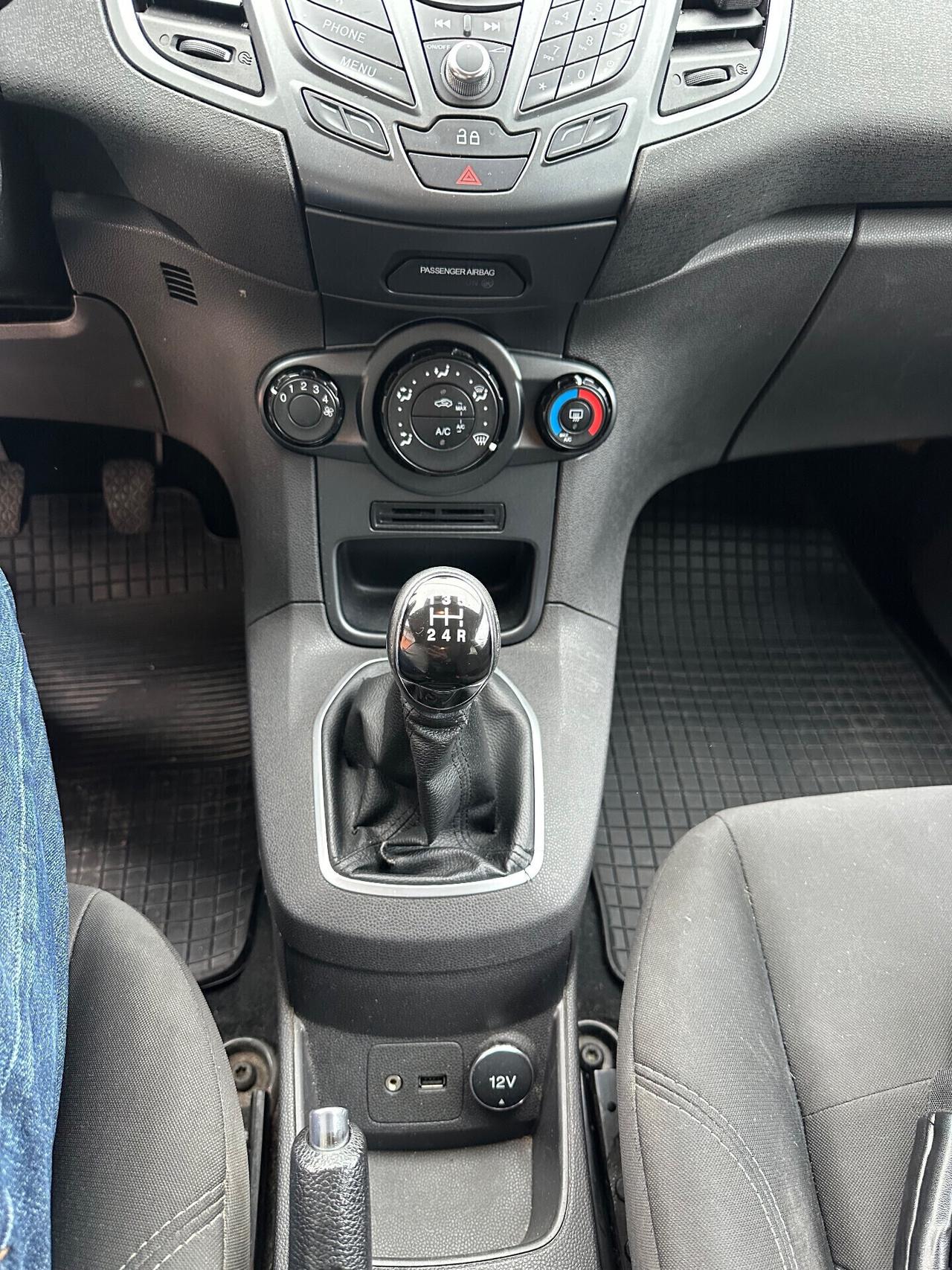 Ford Fiesta 1.5 TDCi 75CV 5 porte Titanium