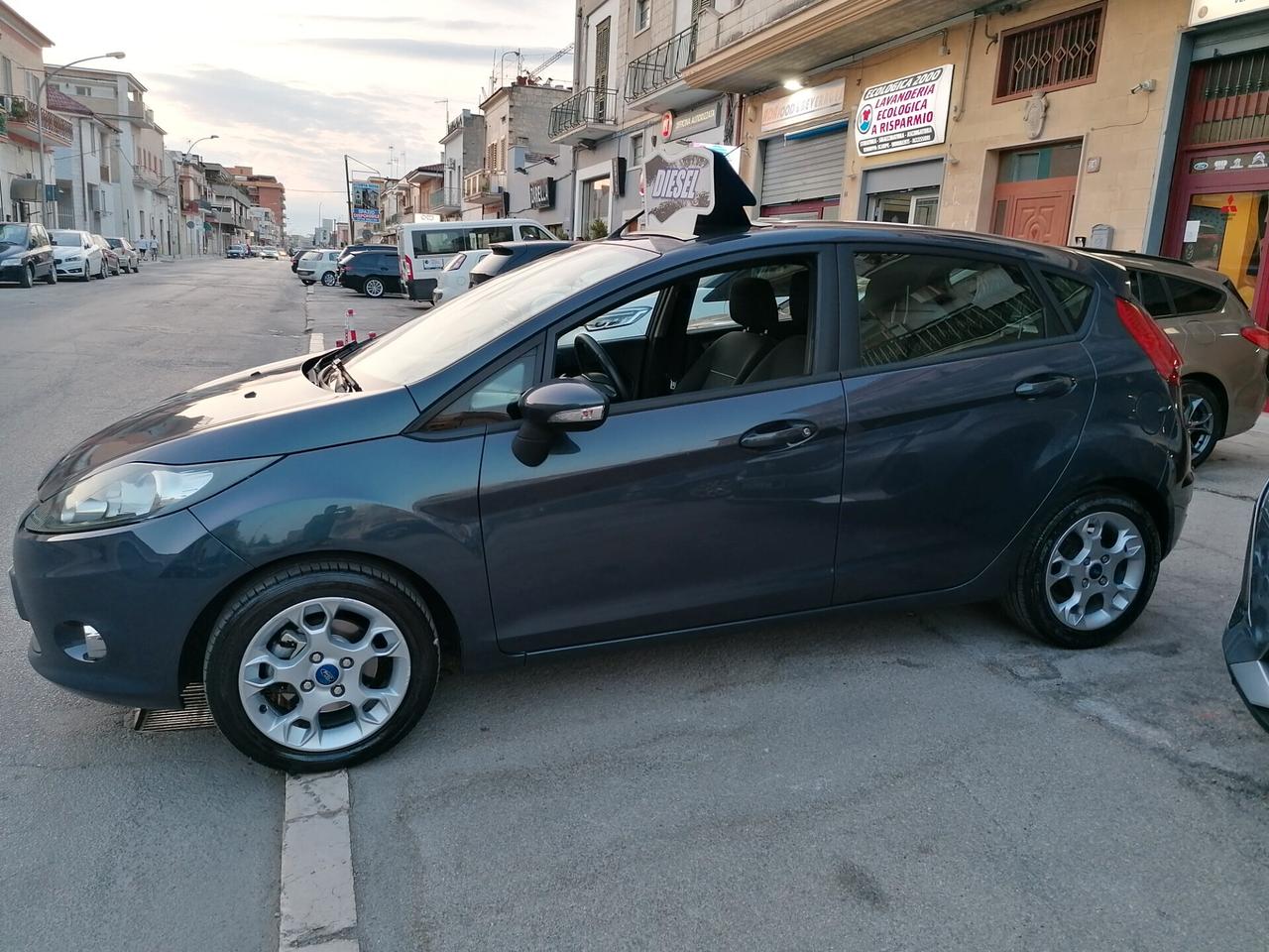 Ford Fiesta Ikon 1.4 TDCi 70CV 5 porte