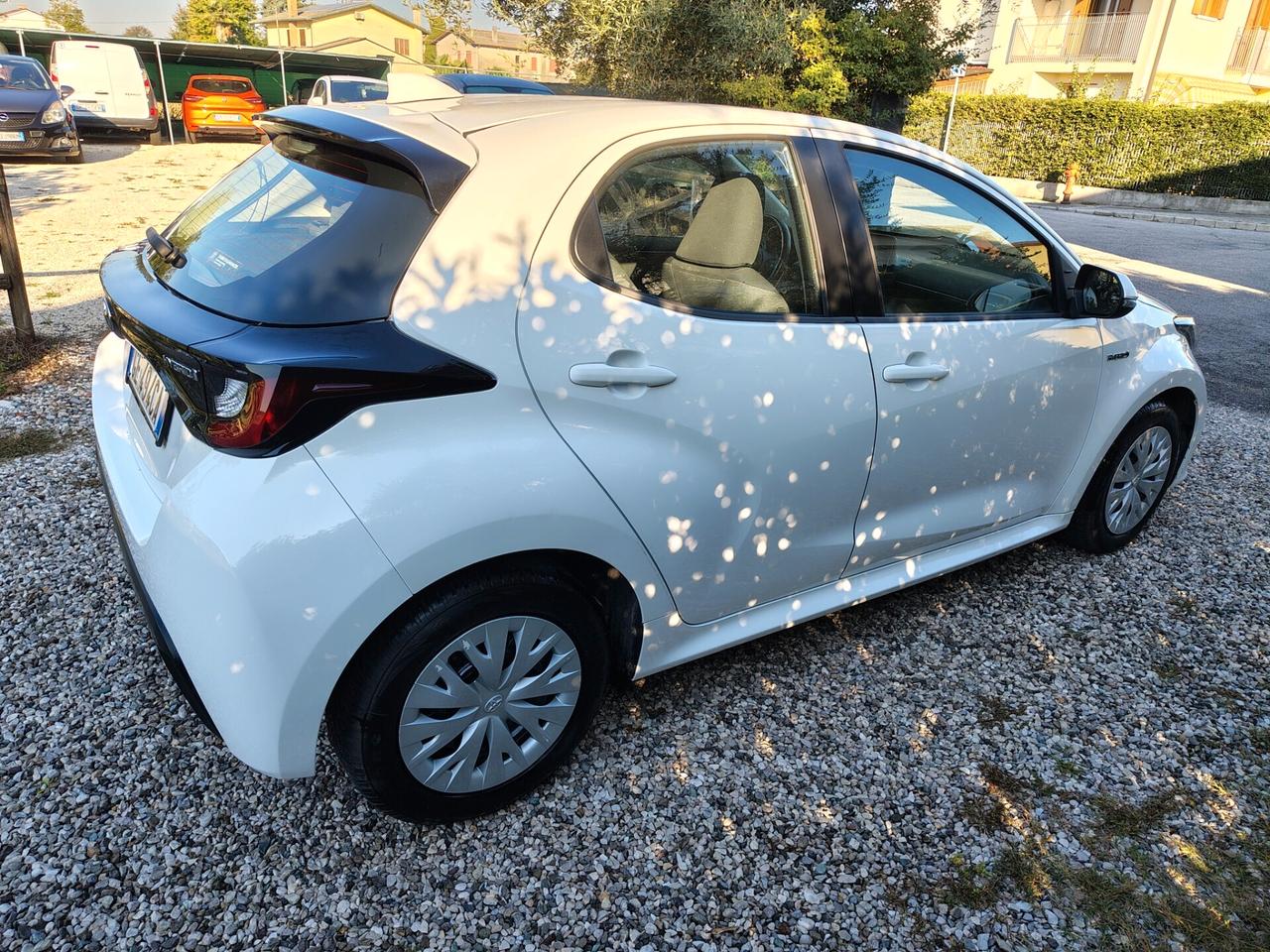 Toyota Yaris 1.5 Hybrid 5 porte Business