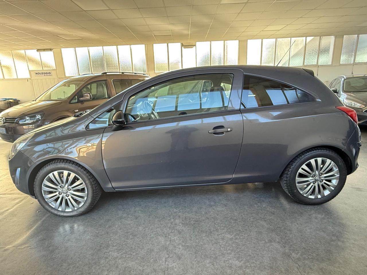 Opel Corsa 1.2 3 porte b-color ok neopatentati