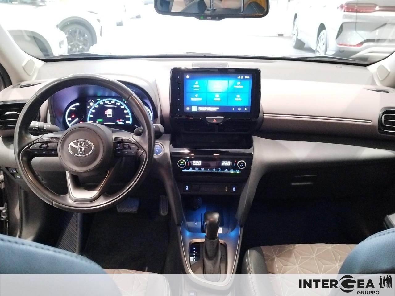 TOYOTA Yaris Cross 1.5h Lounge fwd 116cv e-cvt