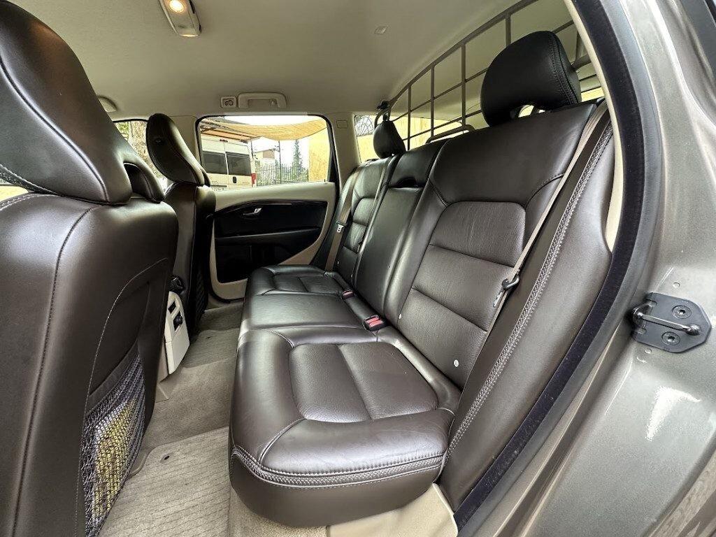 VOLVO XC70 D5 AWD kin