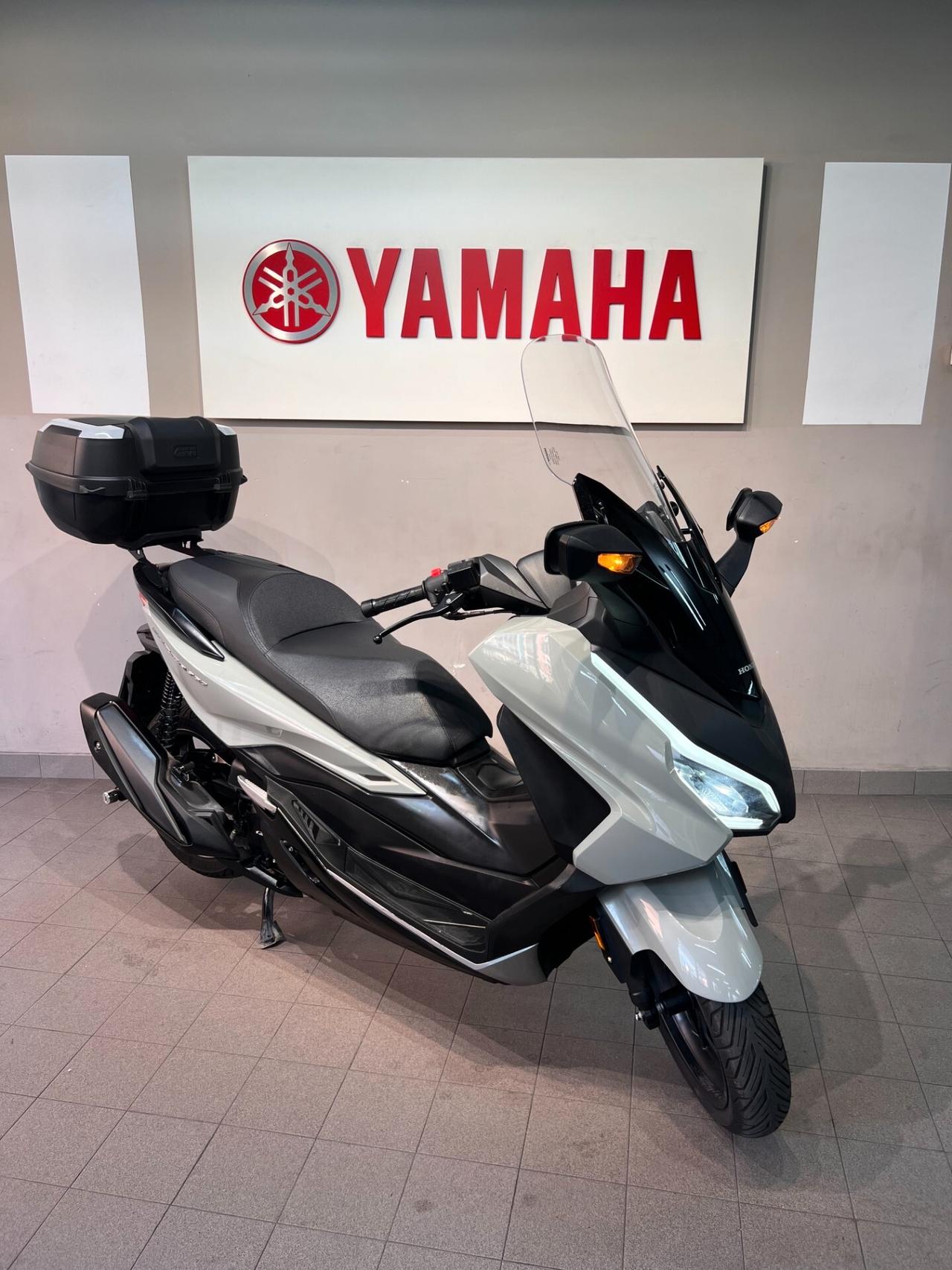 Honda Forza 350 pearl white