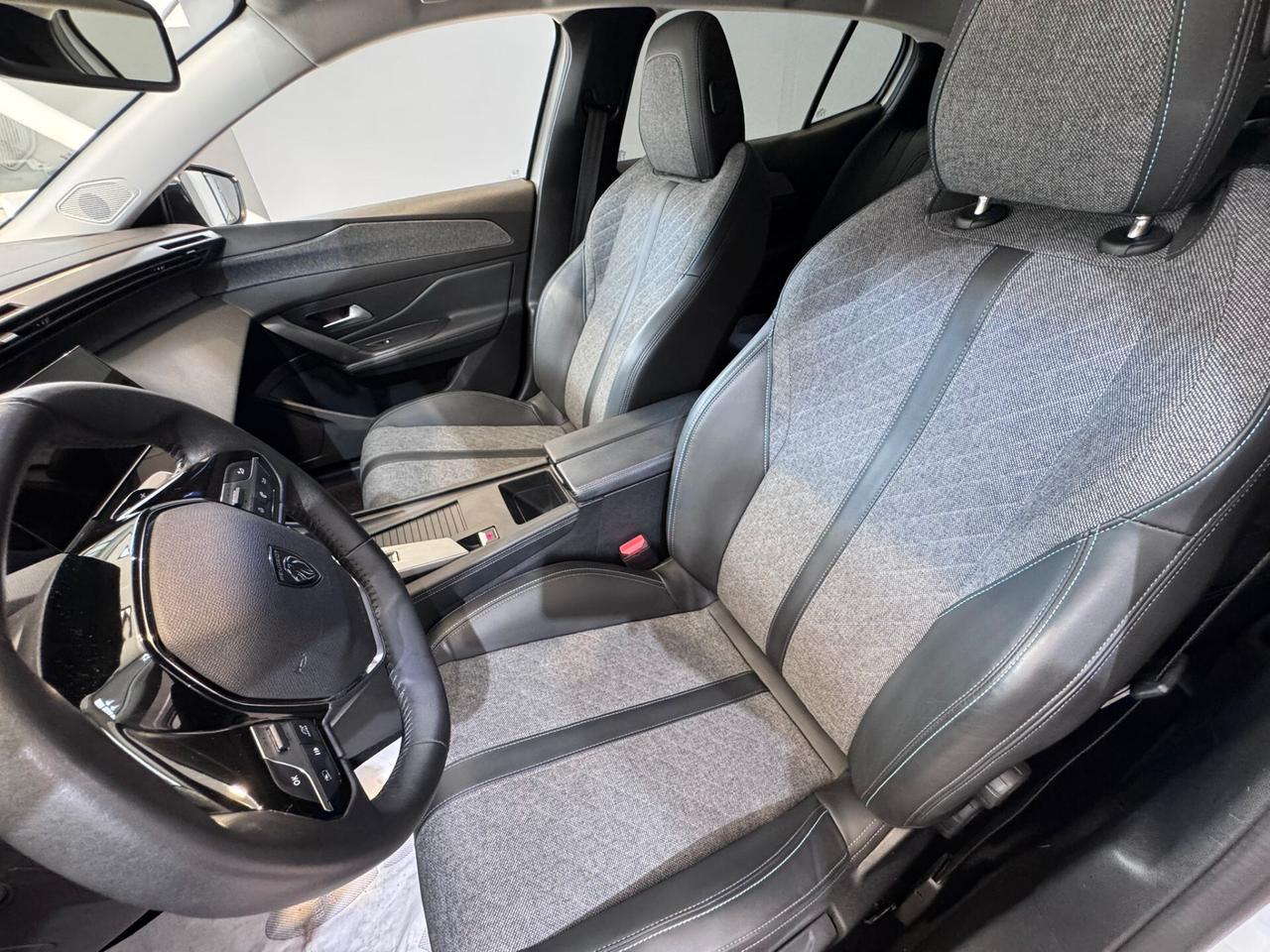 Peugeot 408 PureTech 130 S&S EAT8 Allure