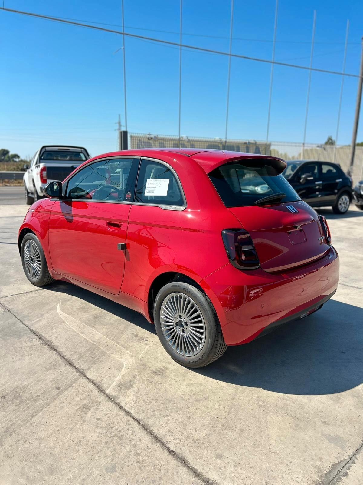 Fiat 500 Berlina Hybrid Icon