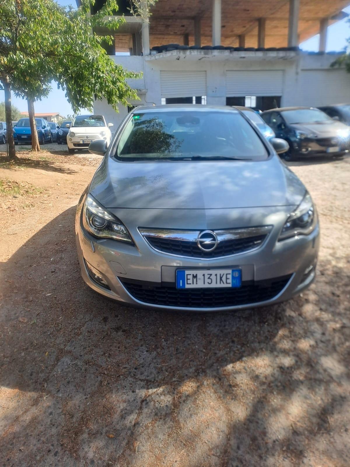 Opel Astra 1.4 Turbo 140CV 5 porte Cosmo km 118mila