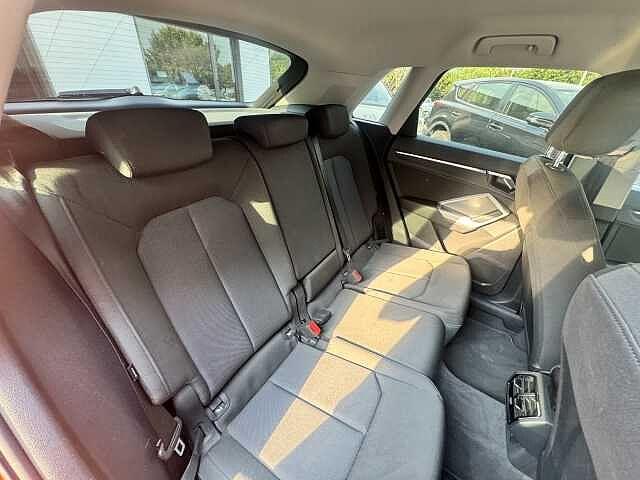 Audi Q3 35 TDI S tronic Business