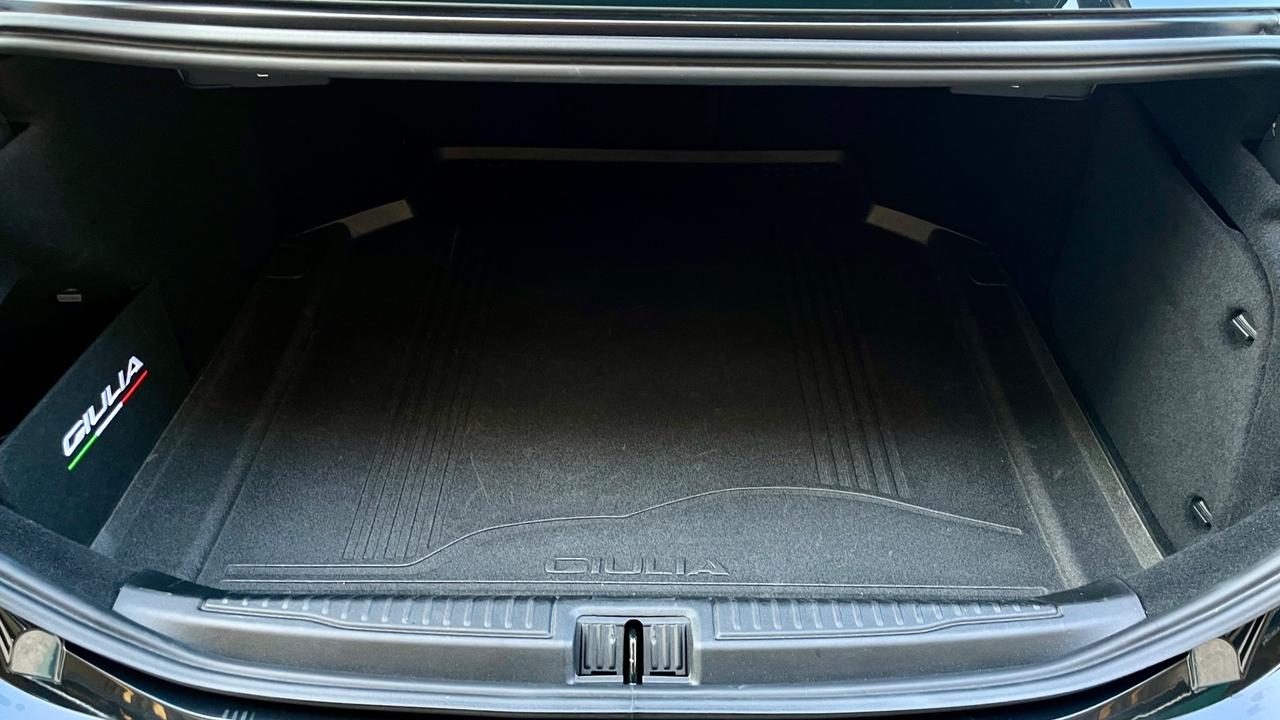 ALFA ROMEO GIULIA 2.0 TURBO VELOCE AT8 Q4 280CV - FULL LED, PELLE, SEDILI RISCALDATI