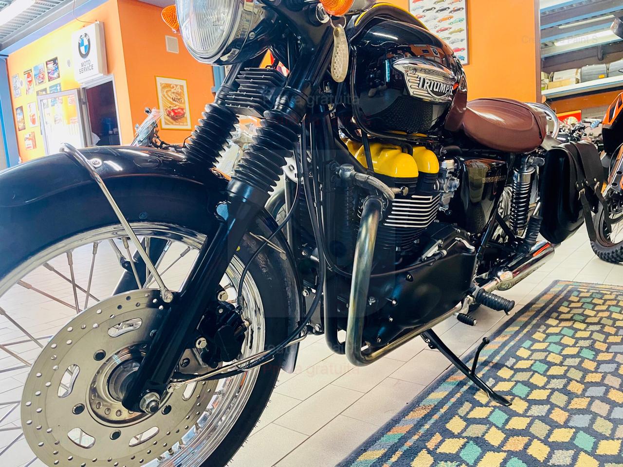 Triumph Bonneville T100 RUOTE A RAGGI
