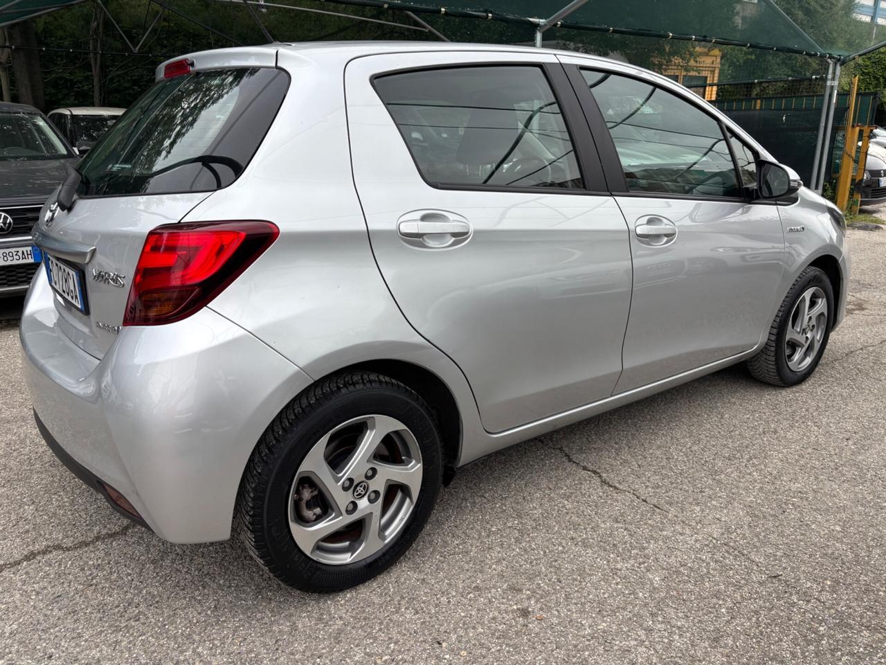 Toyota Yaris 1.5 Hybrid 5 porte Style OK NEOPATENTATI