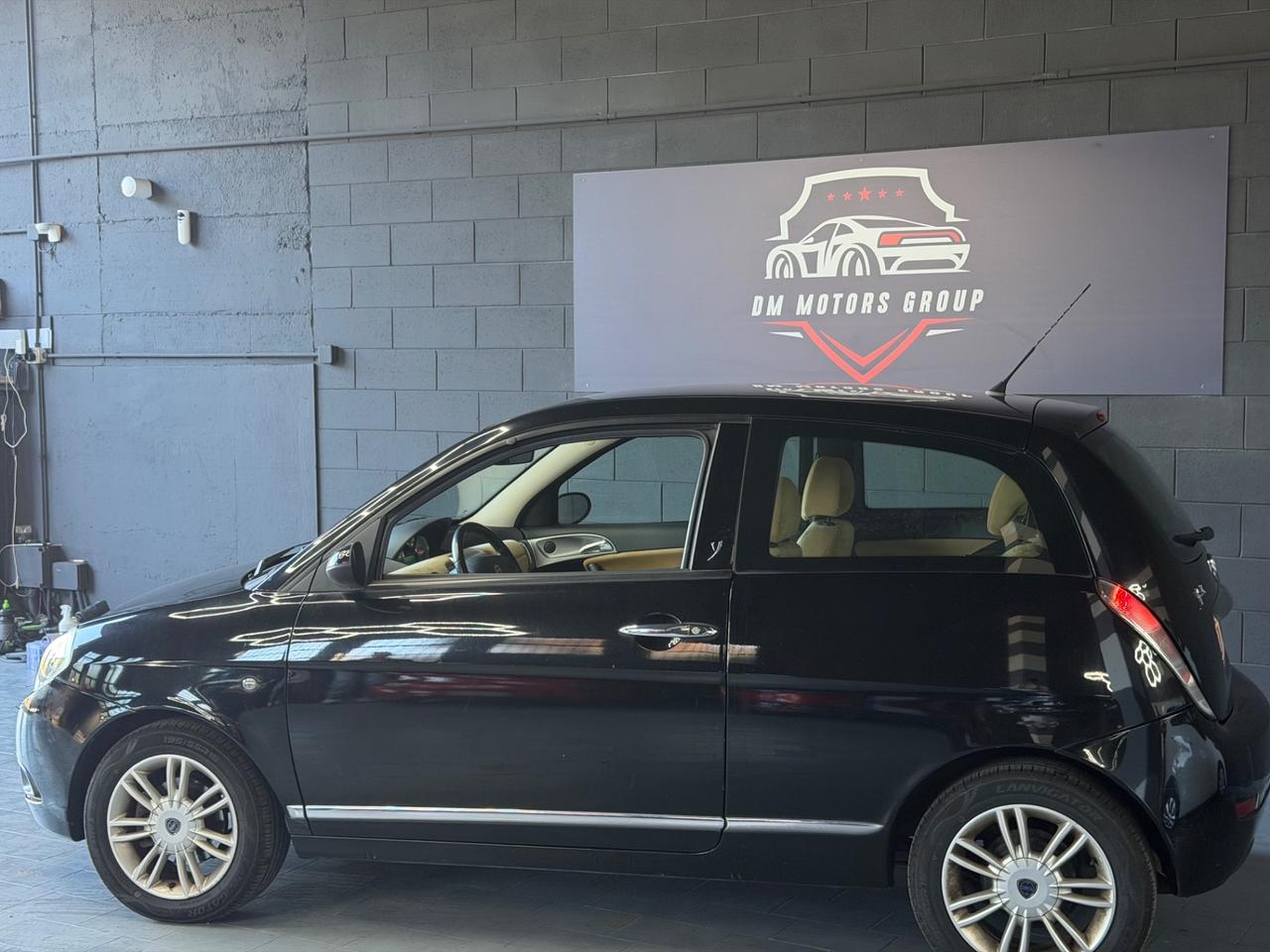 Lancia Ypsilon 1.4 16V Platino Automatica