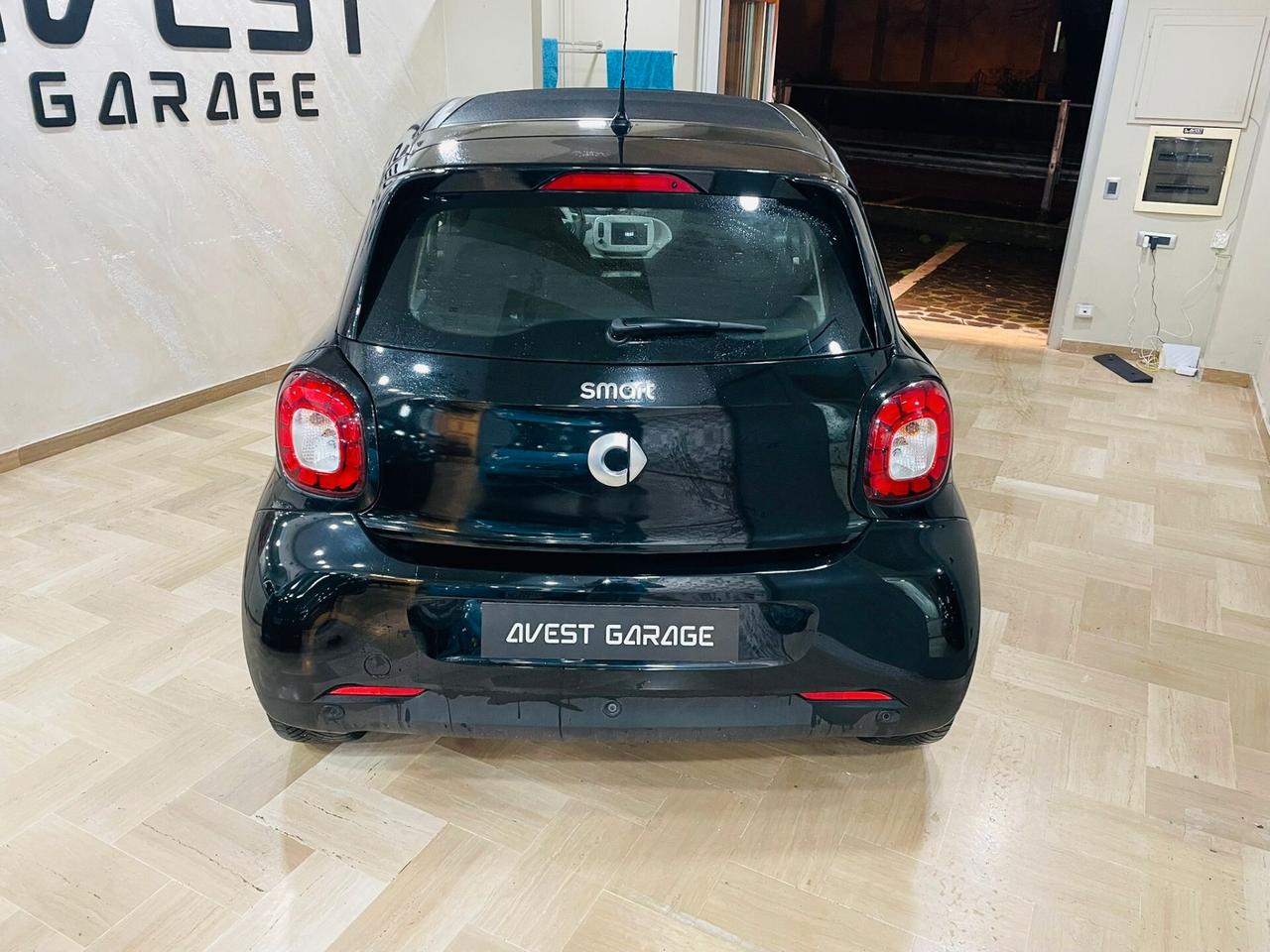 Smart ForFour 70 1.0 Cabrio Black Passion