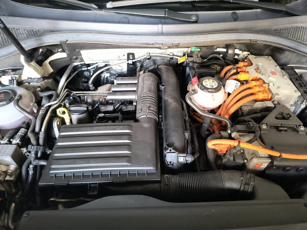 VOLKSWAGEN Tiguan II 2021 - Tiguan 1.4 tsi eh Elegance dsg