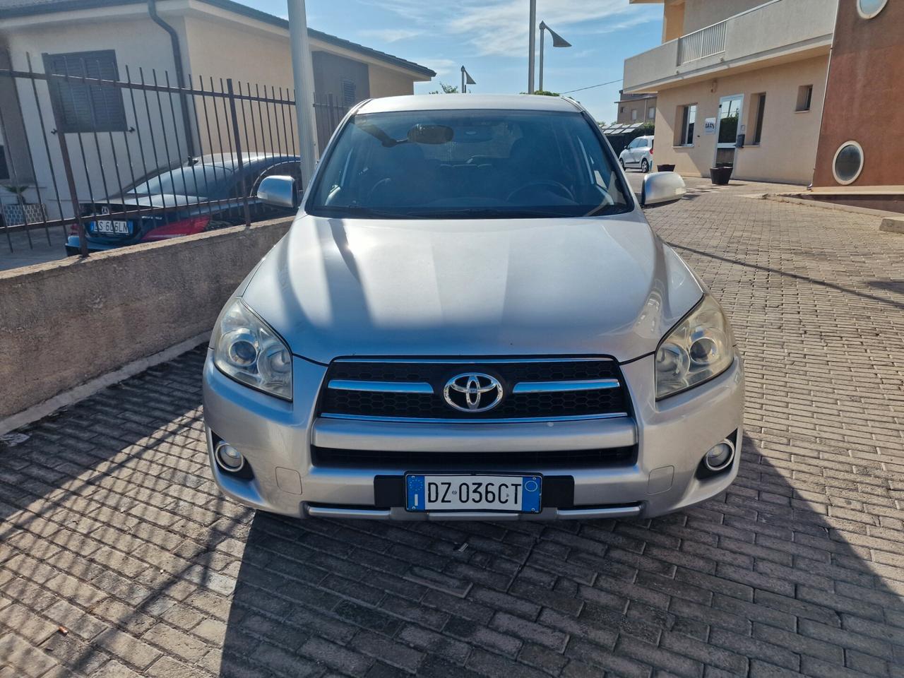 Toyota RAV 4 RAV4 Crossover 2.2 D-4D 150 CV DPF Luxury