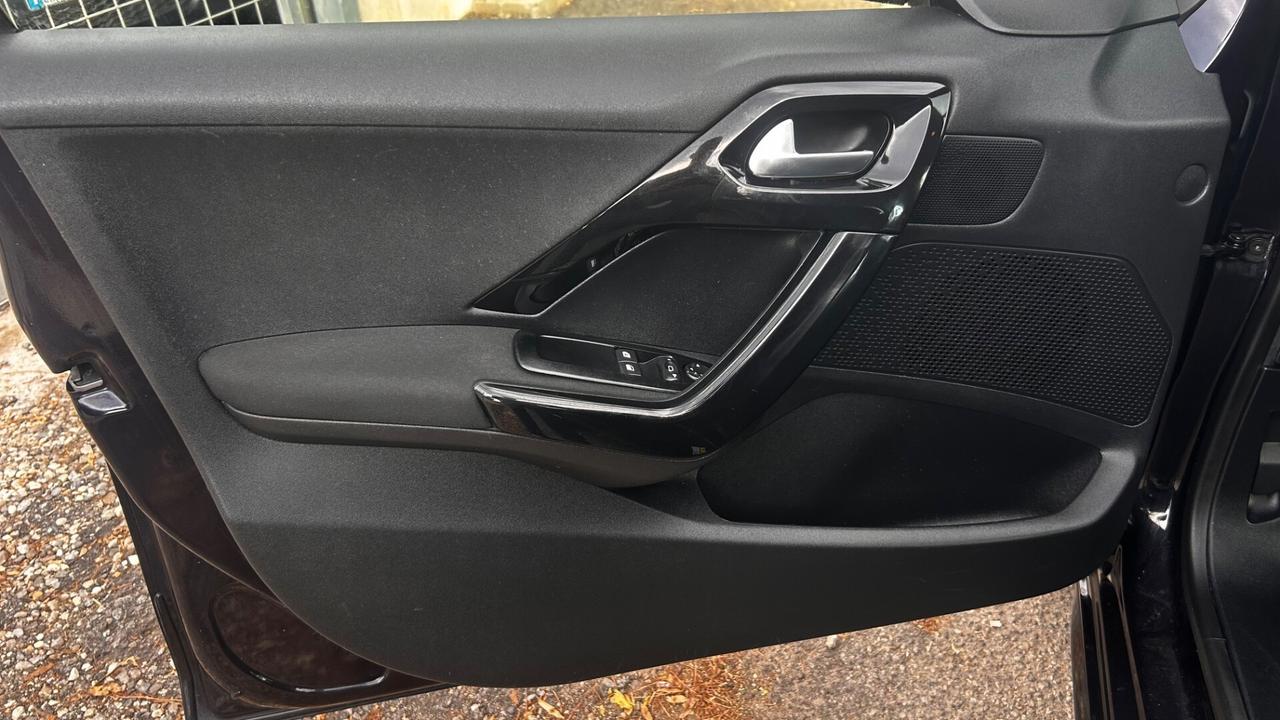 Peugeot 208 1.4 HDi 68 CV 5 porte Allure