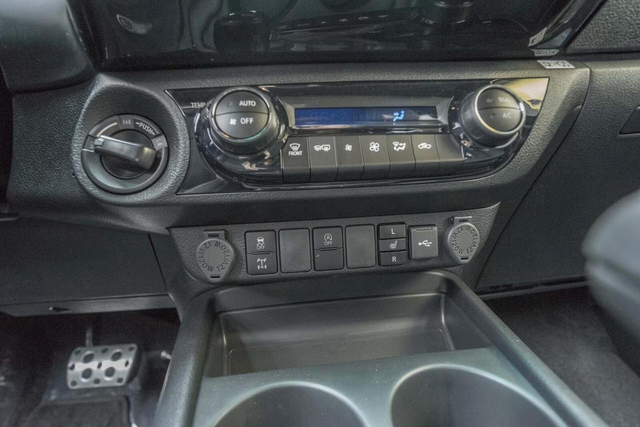 Toyota Hilux 2.8 D-4D A/T 4WD 4 porte Double Cab GR SPORT