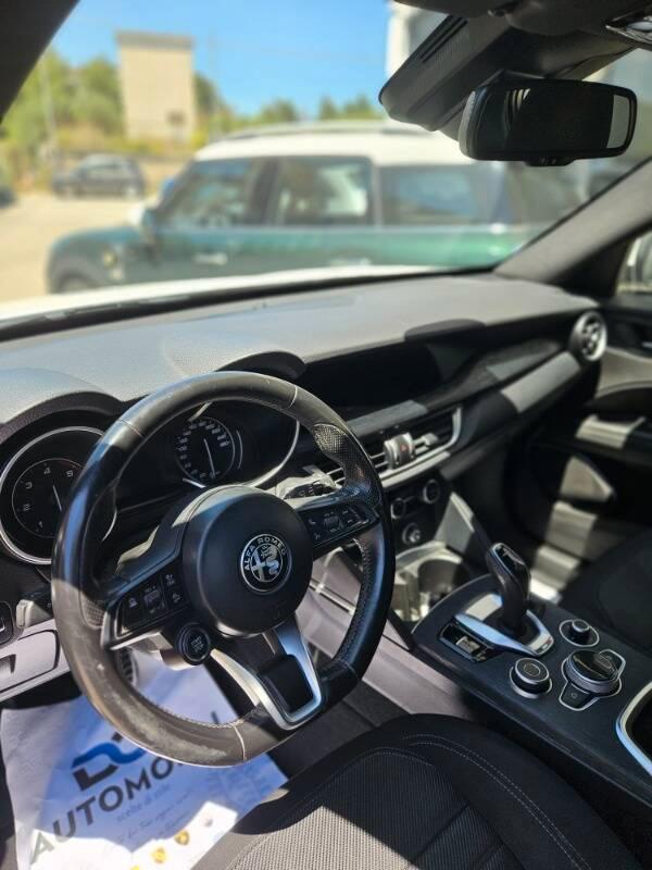 Alfa Romeo Stelvio 2.2 t Business Q4 190cv auto