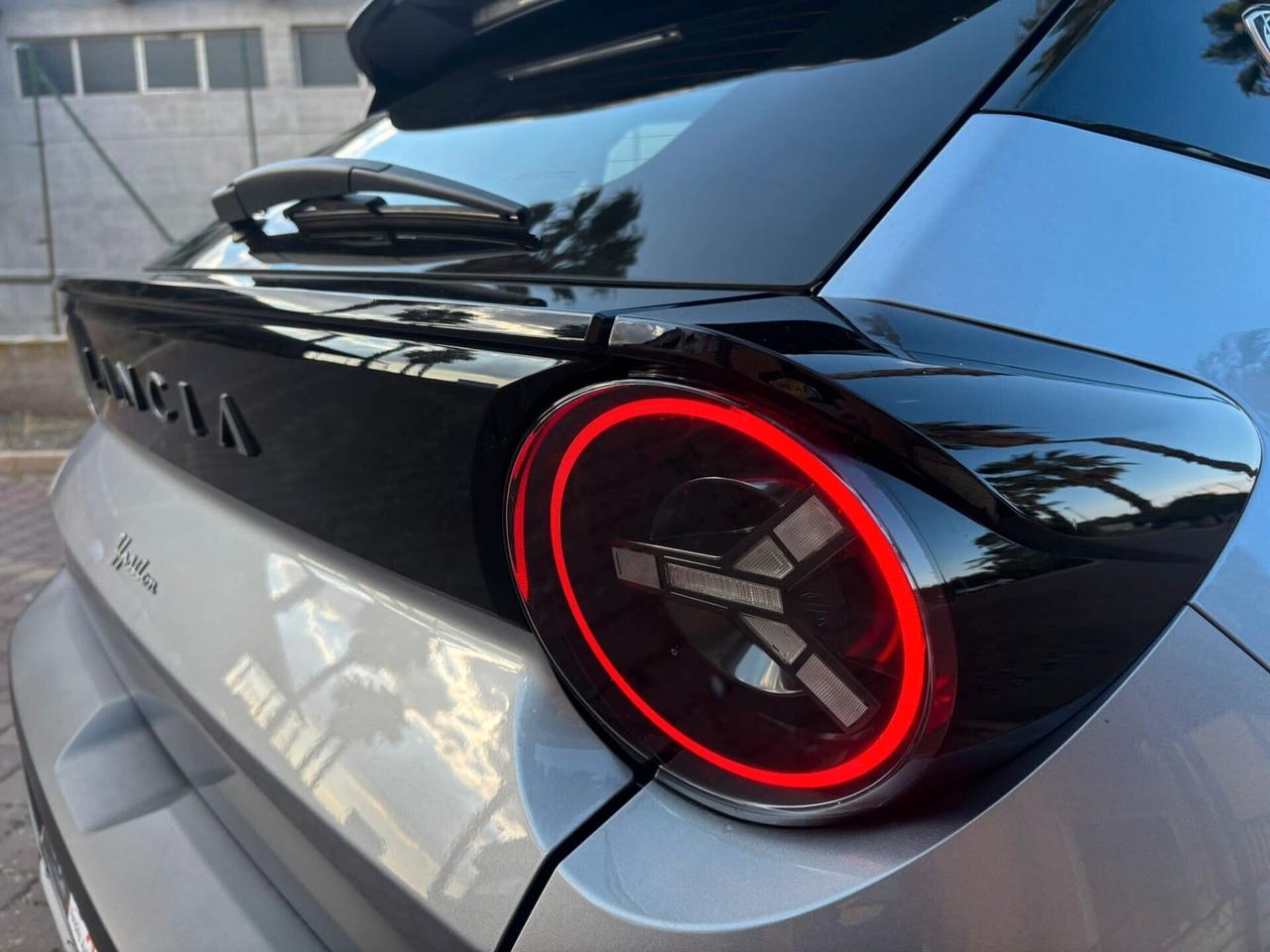 Lancia Ypsilon 1.0 FireFly 5 porte S&S Hybrid Gold//