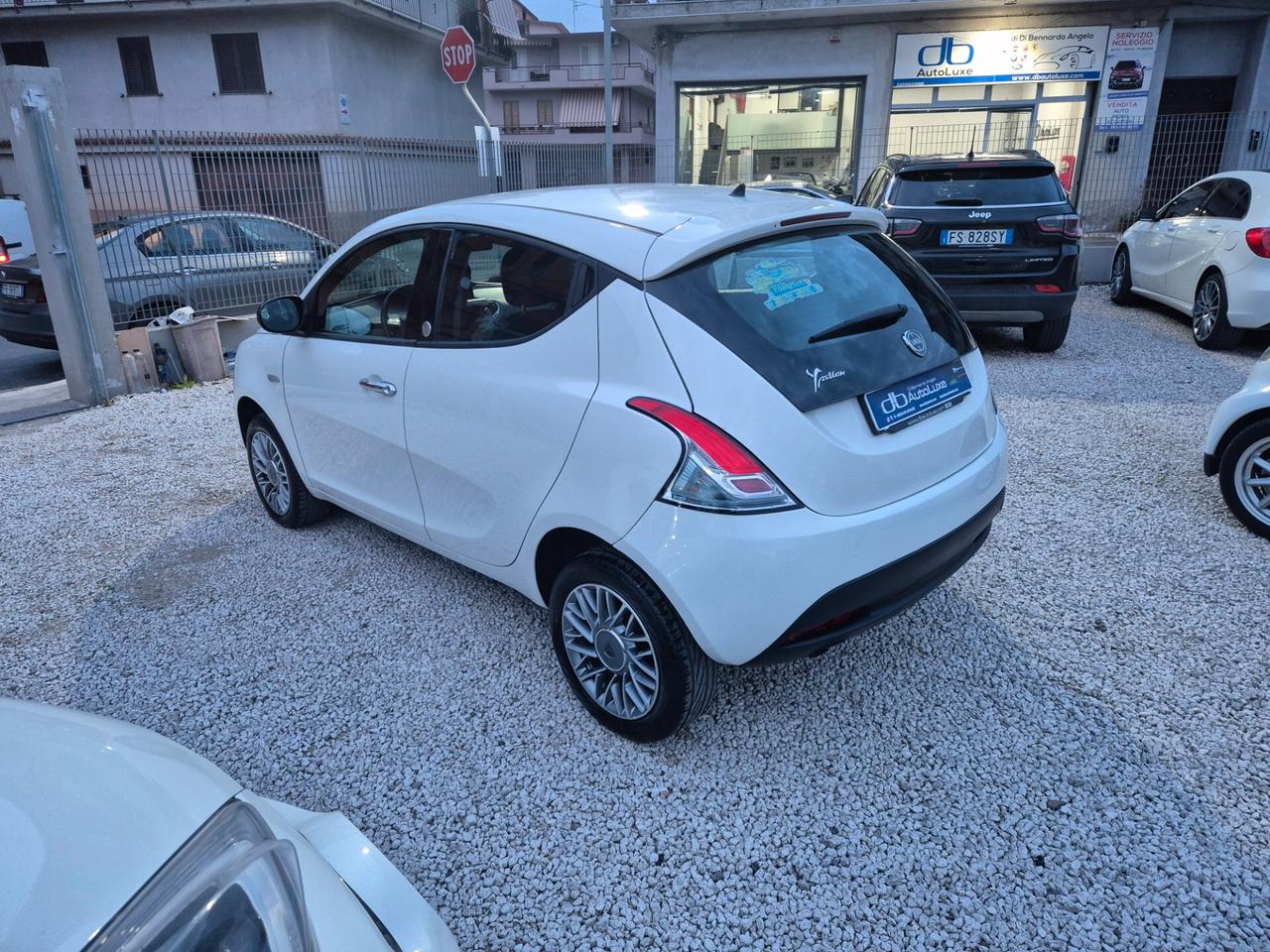 Lancia Ypsilon 0.9 TwinAir 85 CV 5 porte Metano Ecochic Gold