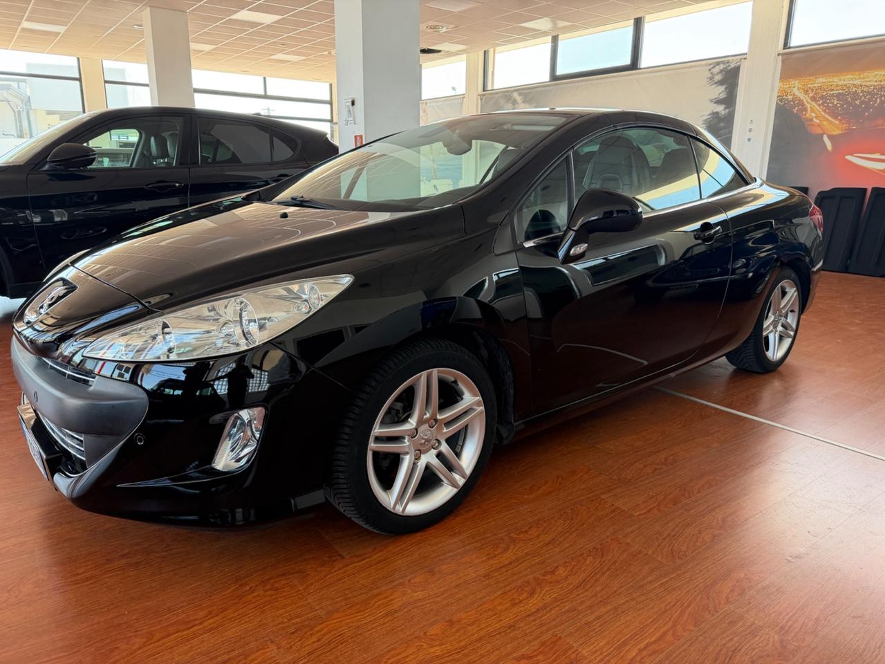 Peugeot 308 2.0 HDi 140CV CC Féline