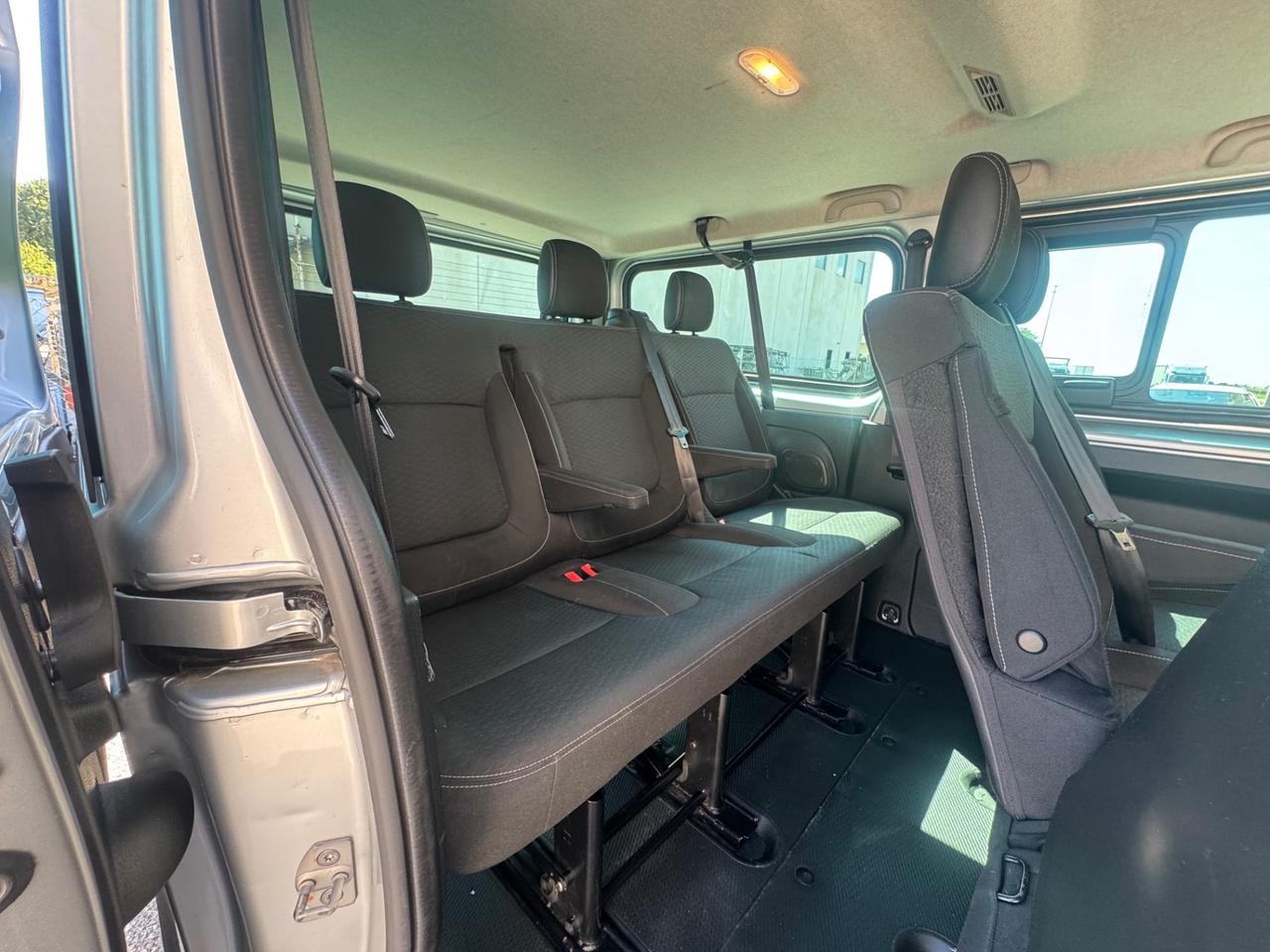 Opel Vivaro 9 posti