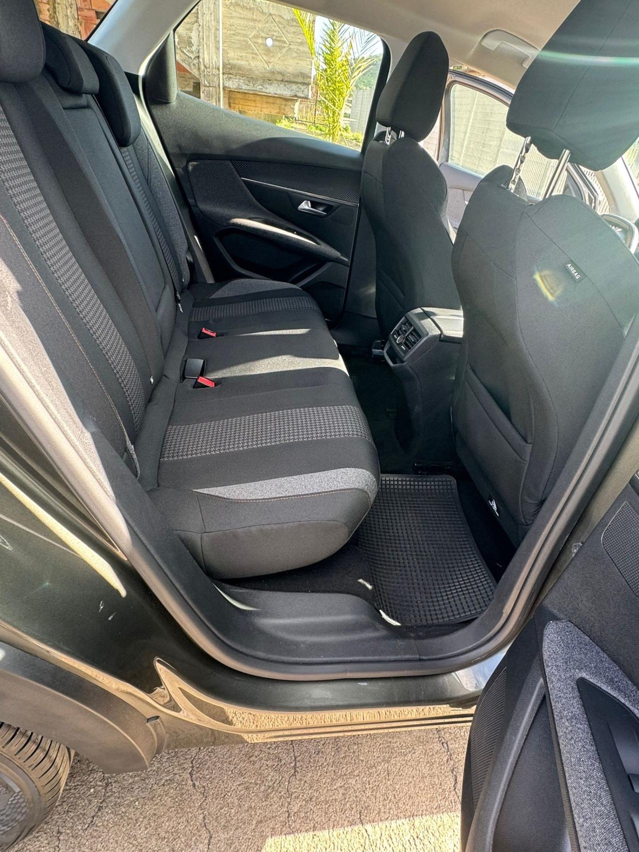 Peugeot 3008 BlueHDi 130 S&S Allure