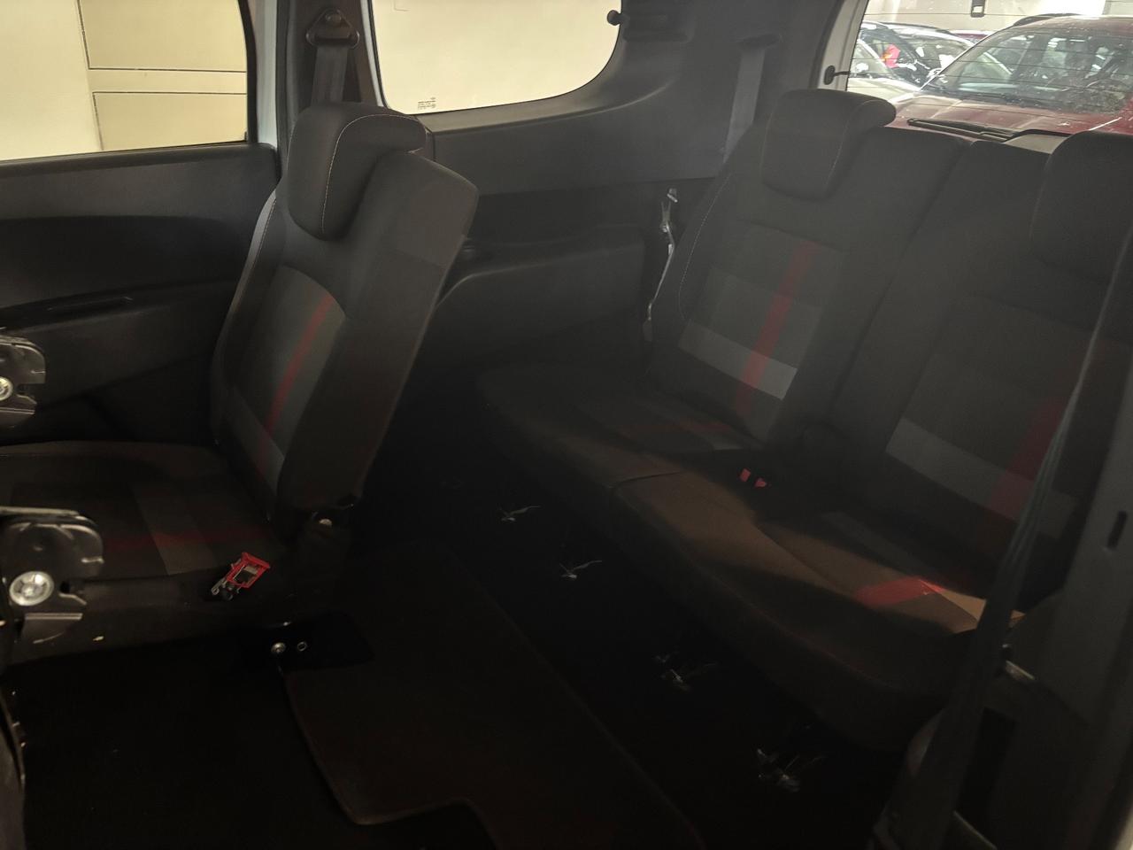 Dacia Lodgy Stepway 1.5 dci | 7 POSTI |