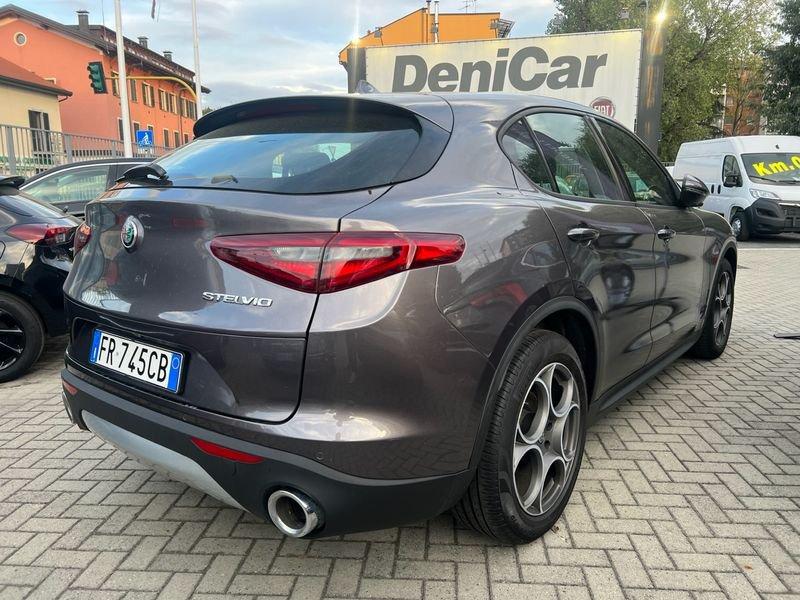 Alfa Romeo Stelvio 2.2 Turbodiesel 180 CV AT8 Executive