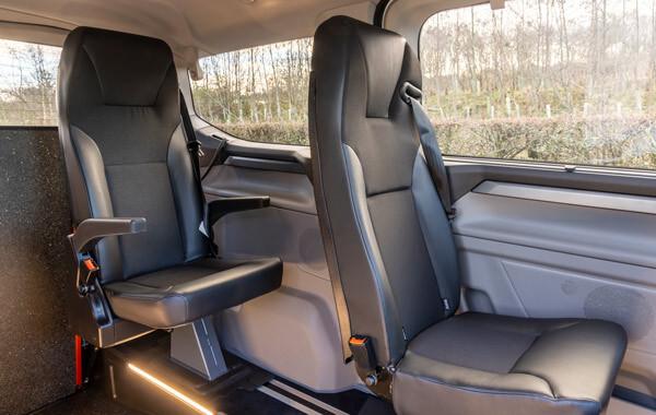 CUSTOM TRASPORTO DISABILI CON RIBASSAMENTO