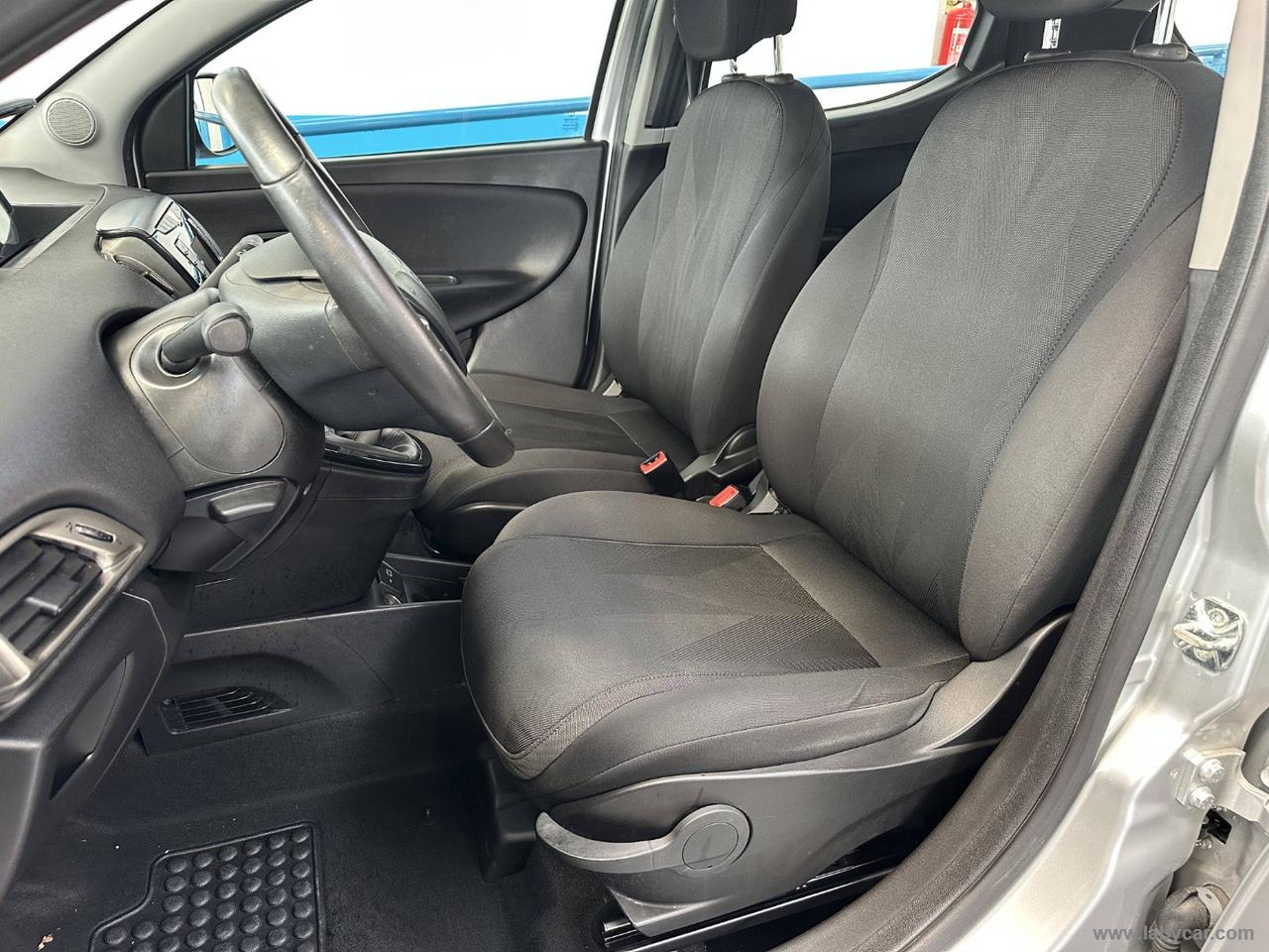 LANCIA Ypsilon 1.2 69 CV 5p. S&S Gold