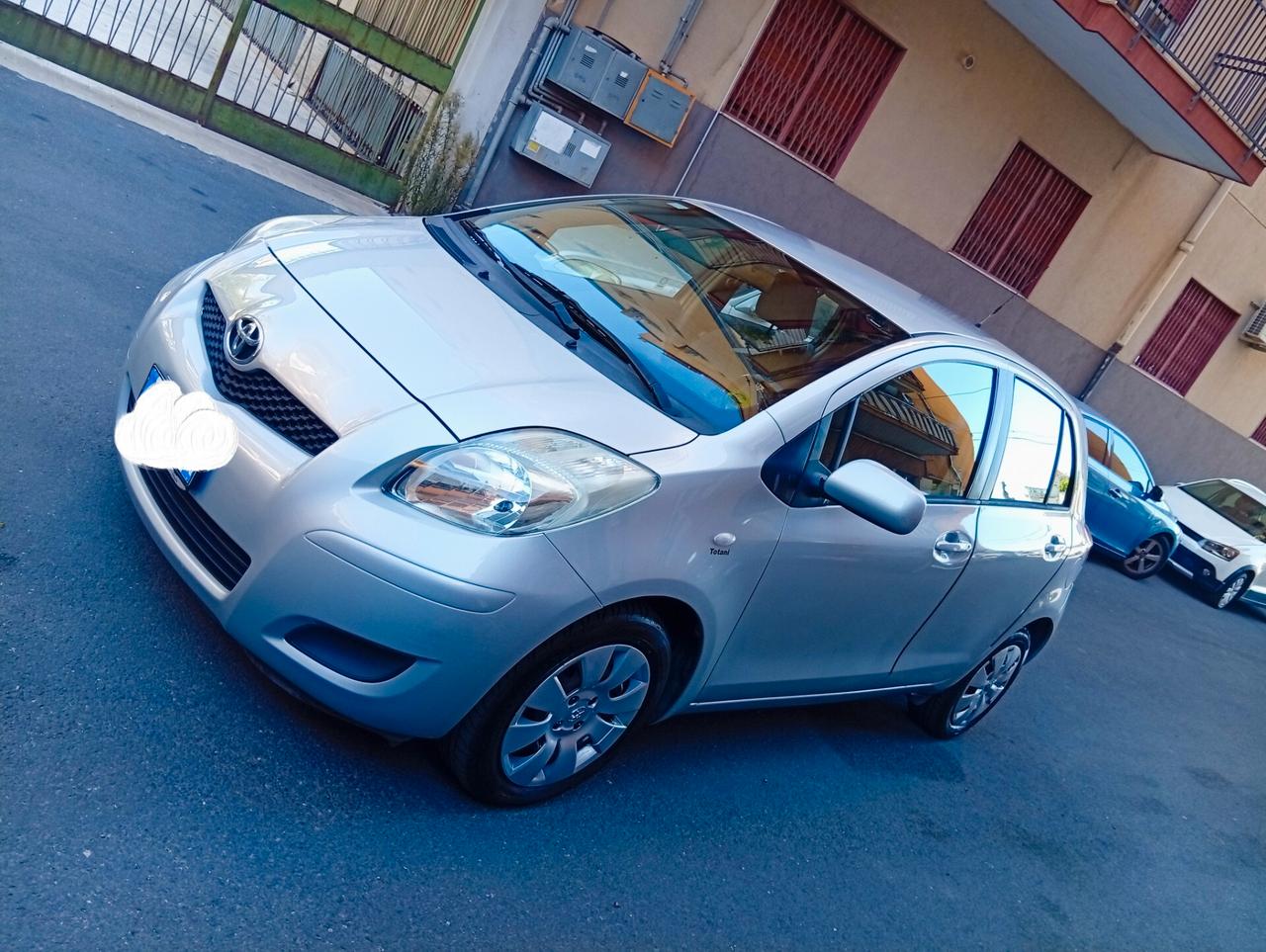 Toyota Yaris 1.3 Benzina
