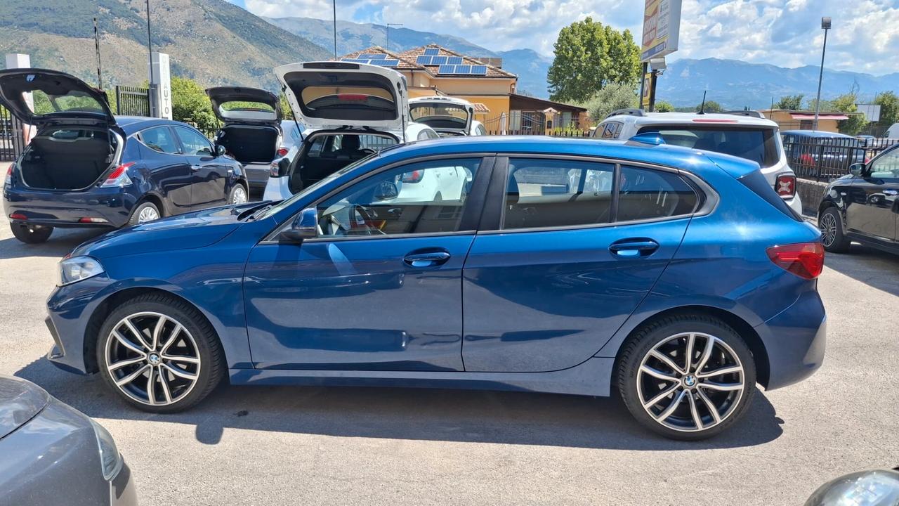 Bmw 118 118d 5p. Business Advantage