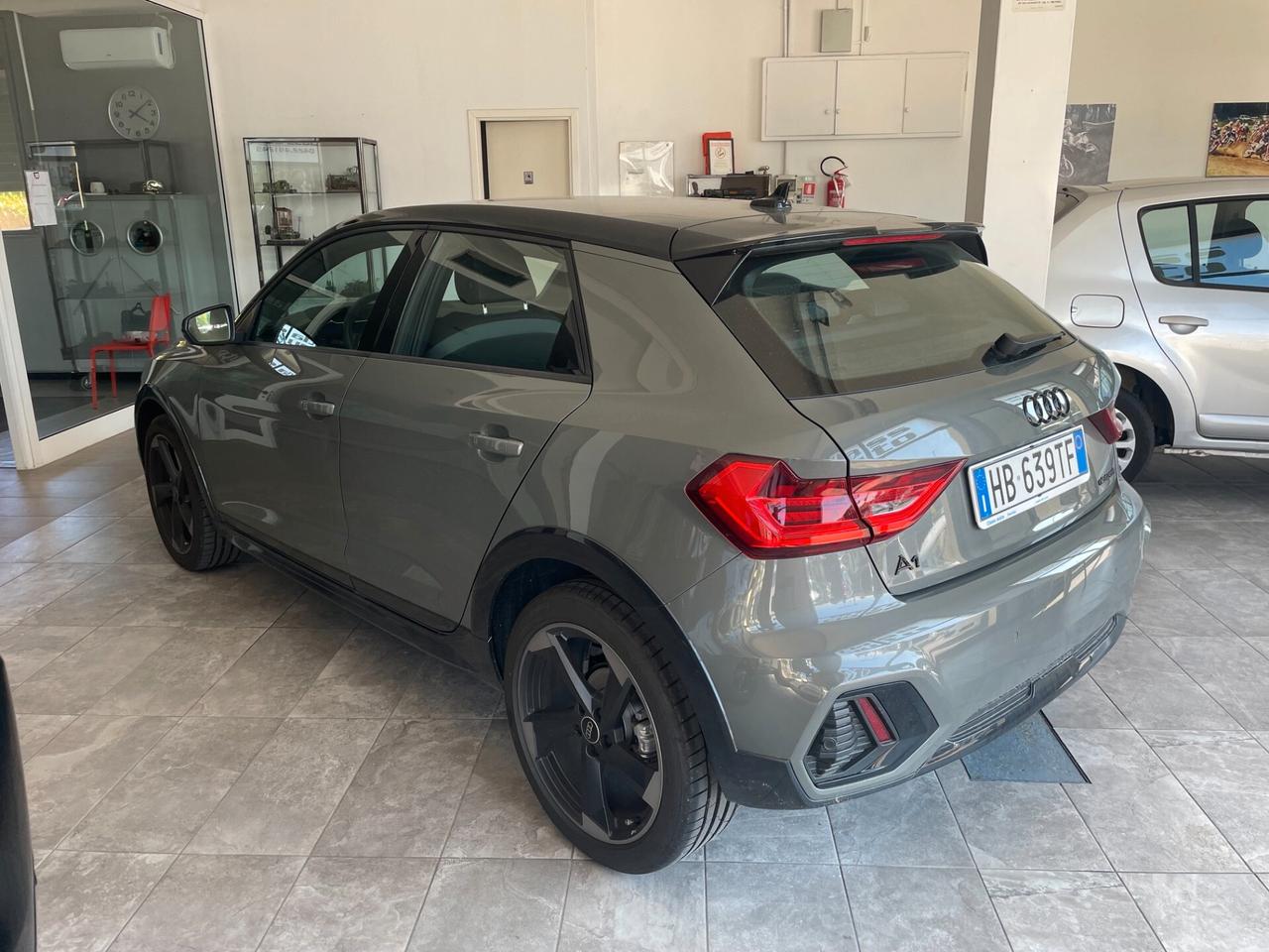 Audi A1 allstreet 30 TFSI S tronic Identity Contrast