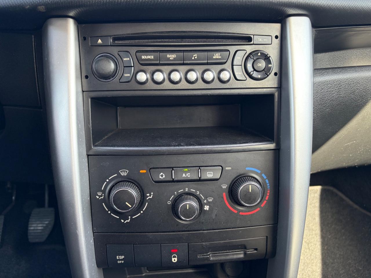 Peugeot 207 1.4 HDi 70CV 5p. Active