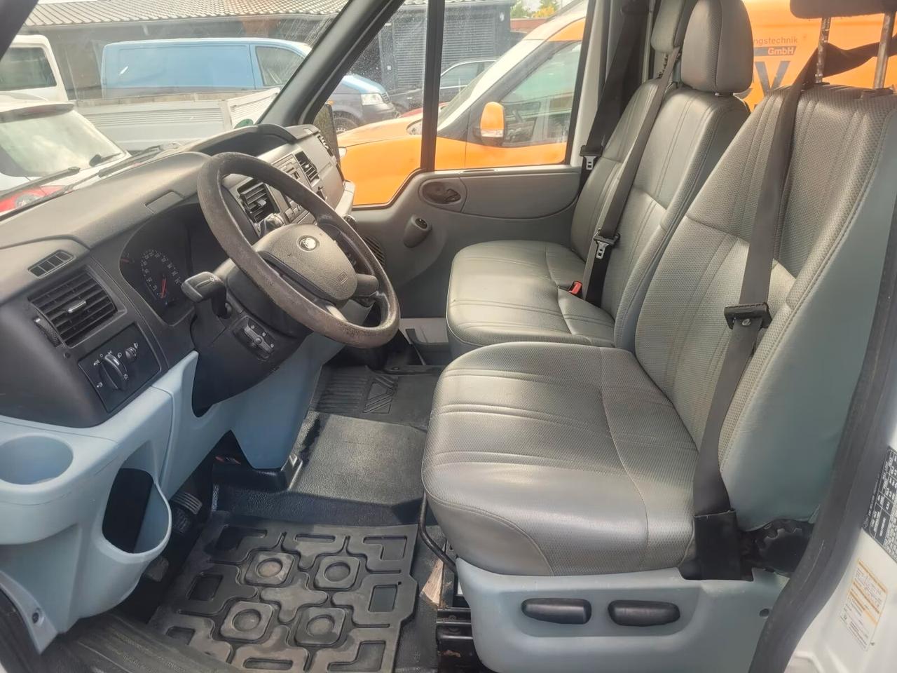 Ford Transit/Tourneo/Bus Transit 300M 2.2 TDCi/85 PM-TM Combi 9 posti