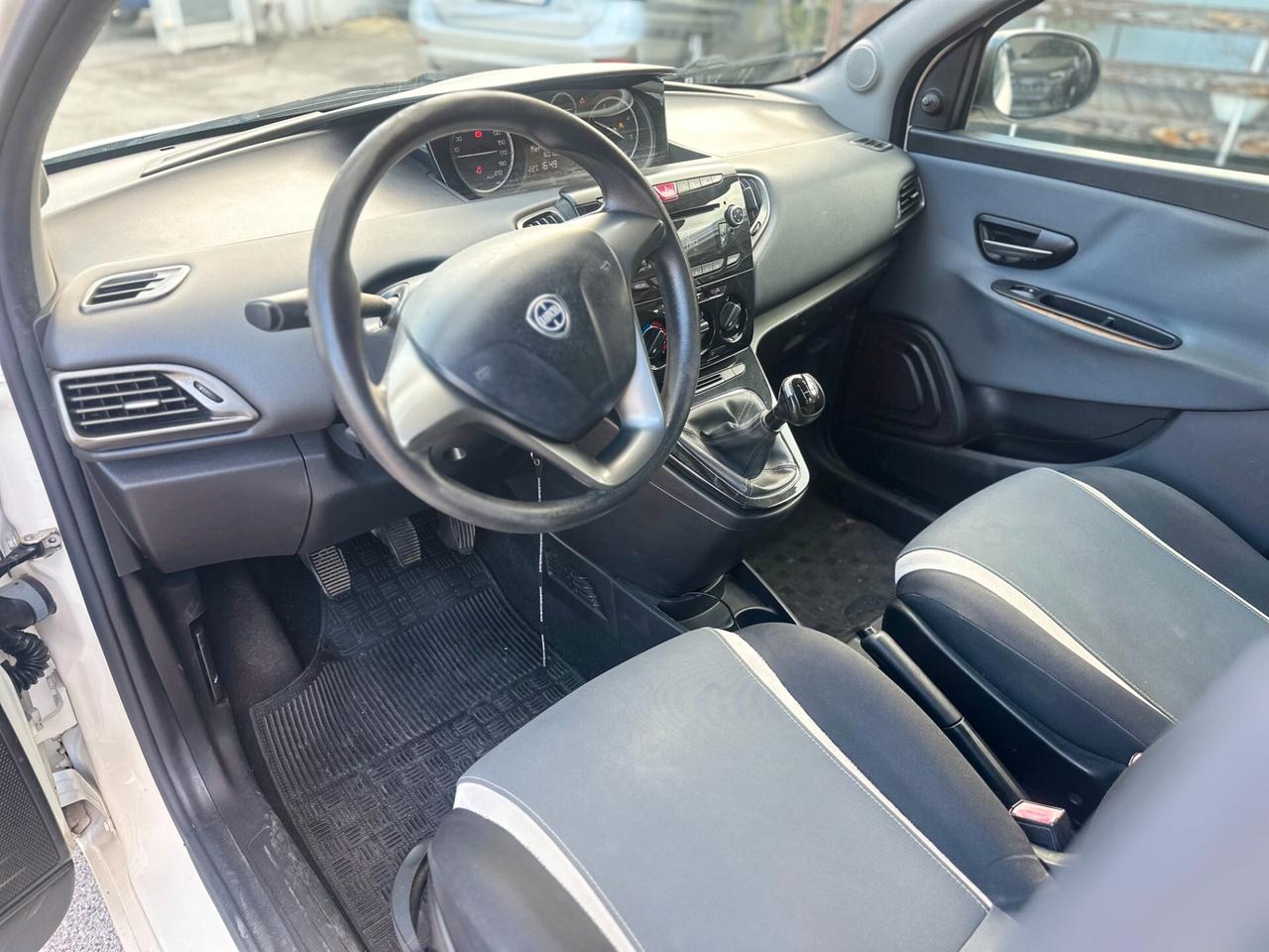 Lancia Ypsilon 1.3 MJT 16V 95 CV 5 porte