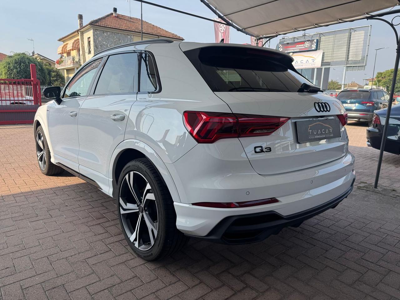 Audi Q3 S Line Identity Black 2.0 45 TFSI G #50560