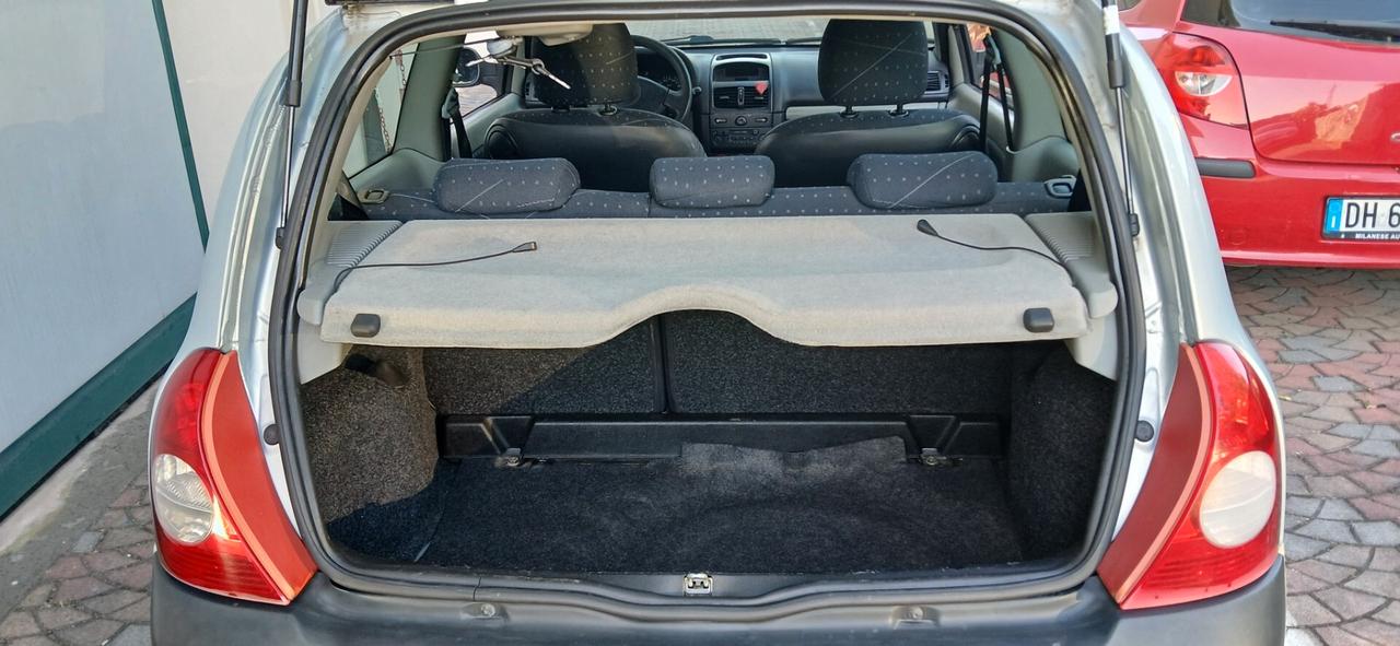 Renault Clio 1.1 benzina neopatentati