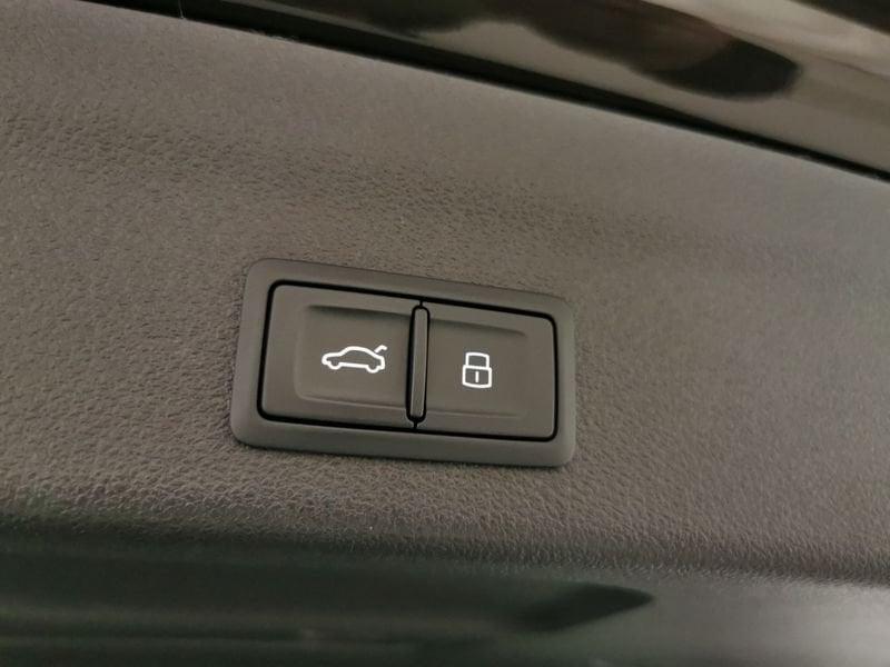 Audi A6 RS6 Avant 4.0 mhev performance quattro tiptronic