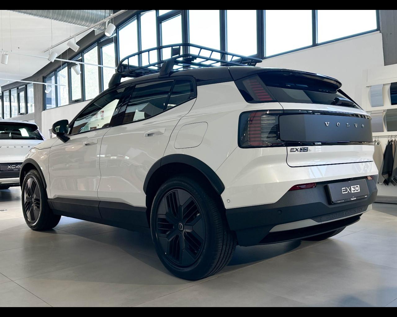 VOLVO EX30 Cross Country Ultra Twin Motor Performance