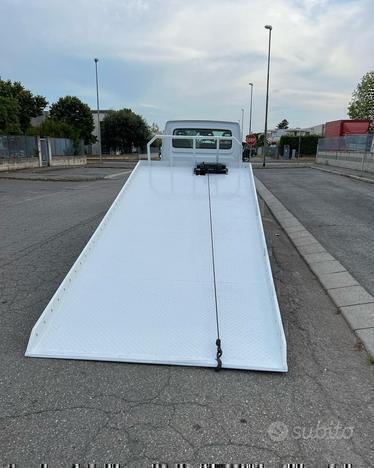 IVECO 35C15 ANNO 12/2017 CARROATTREZZI SCARRABILE