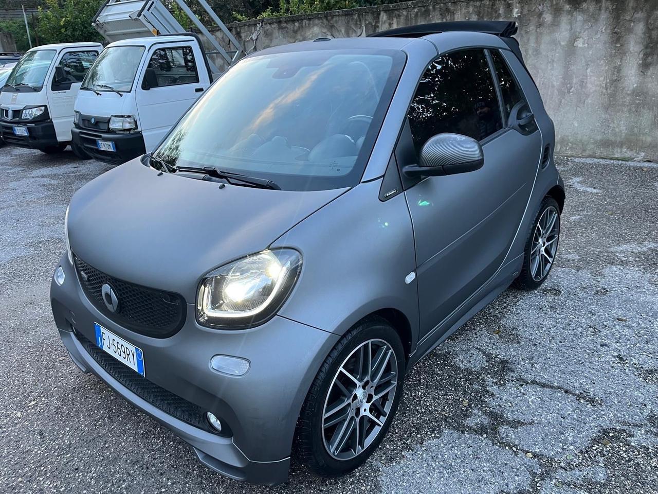 Smart fortwo brabus cabrio/xclu-km 64000-2017