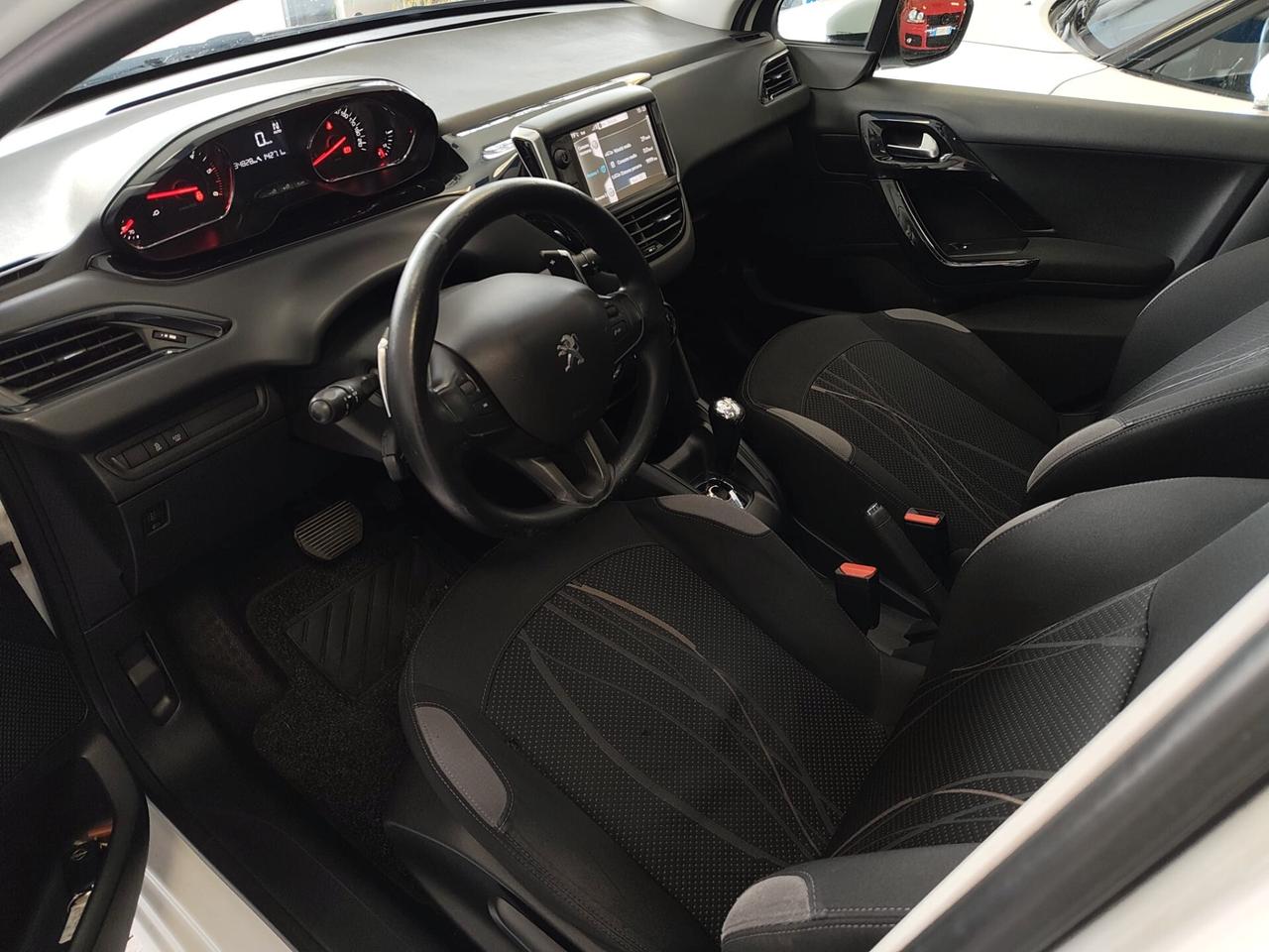 Peugeot 208 AUTOMATICA TETTO/NEOPATENTATI
