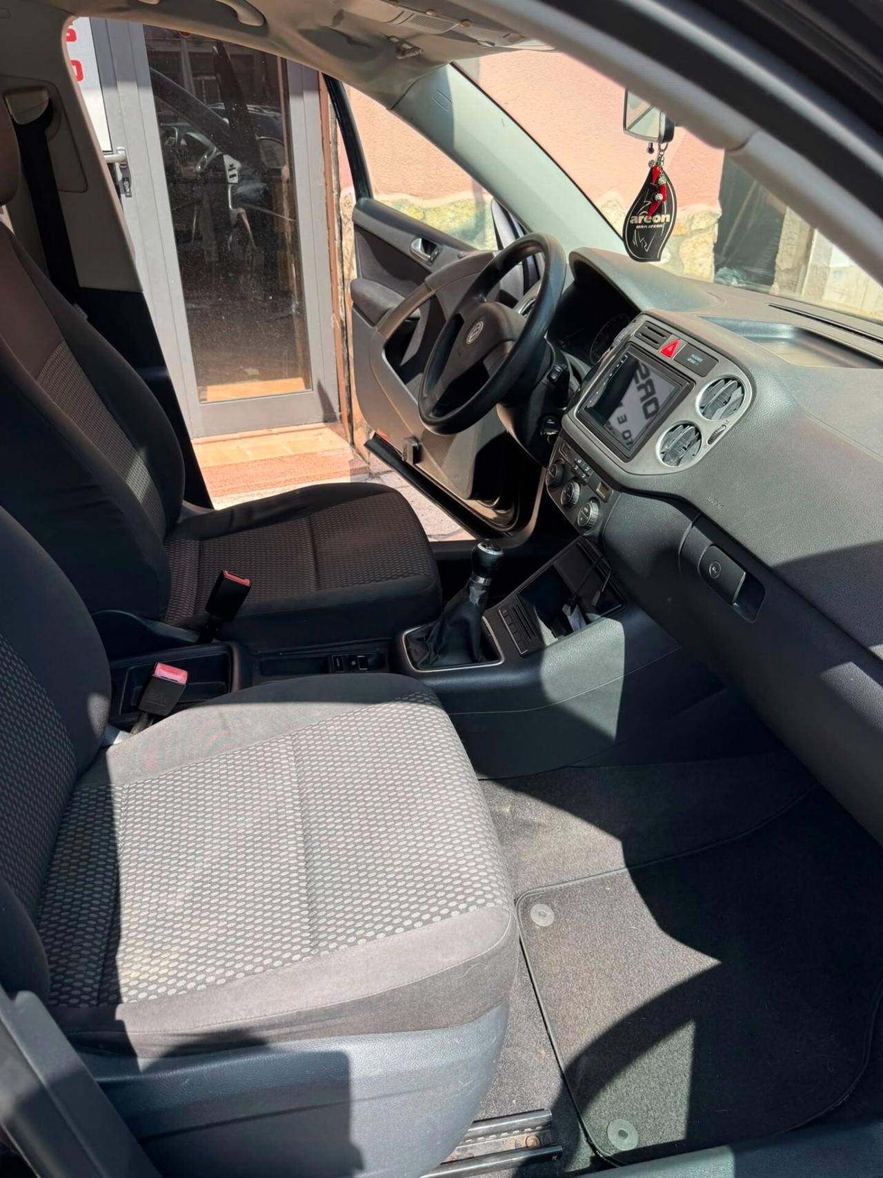 Volkswagen Tiguan 2.0 TDI 140 cv Sport & Style, ADATTA A NEOPATENTATI, TAGLIANDI CERTIFICATI, OTTIMO STATO