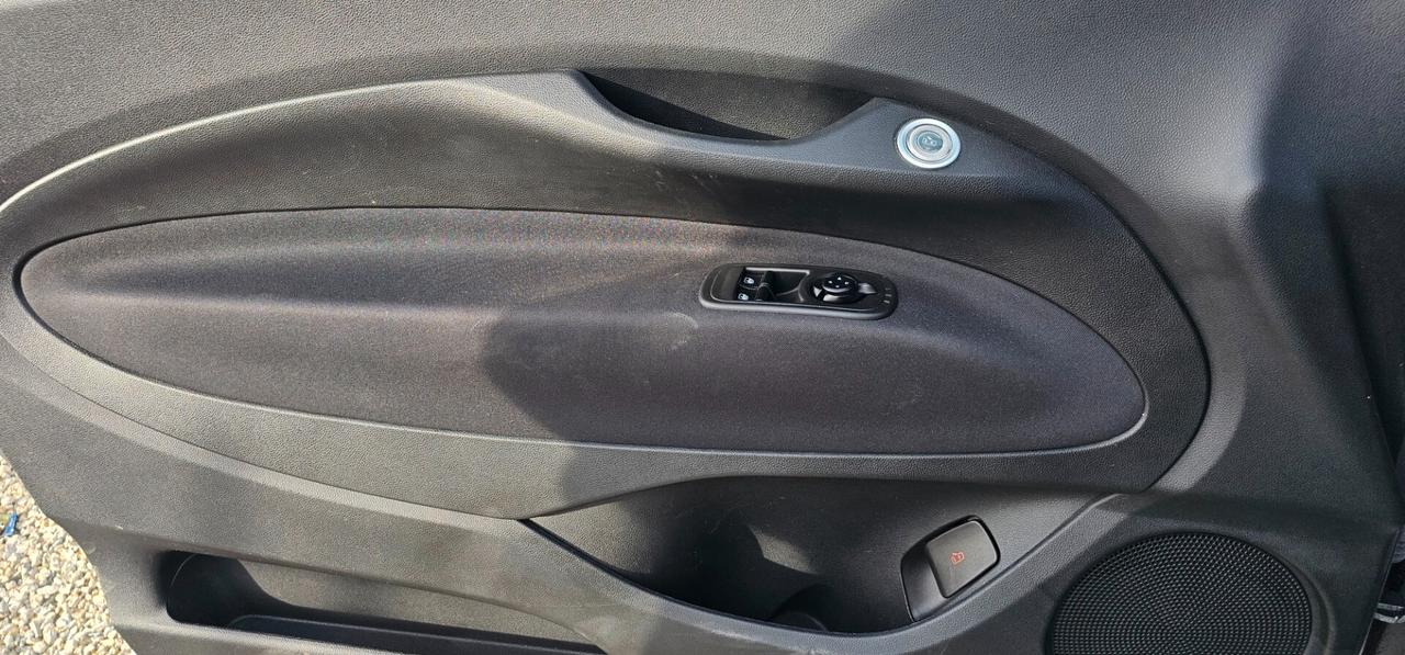 Fiat 500 500e Berlina 42 kWh La Prima