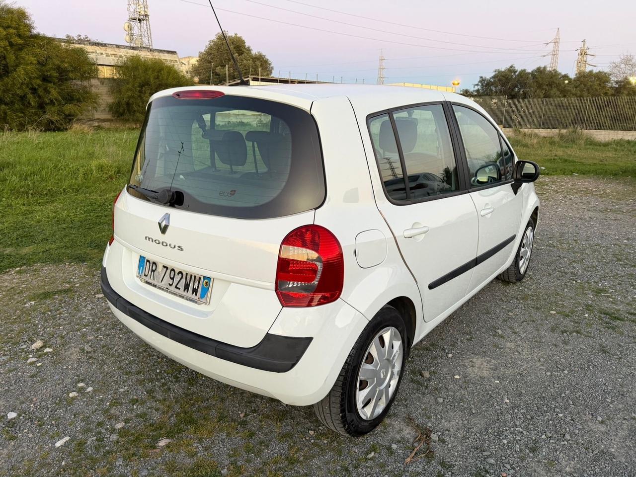 Renault Modus 1.5 dCi 85CV Dynamique-Neopatentati