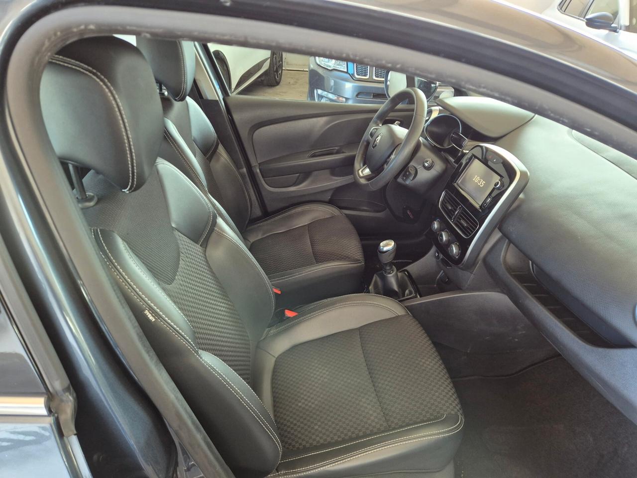 Renault Clio 1.2 75 CV 5 porte Duel